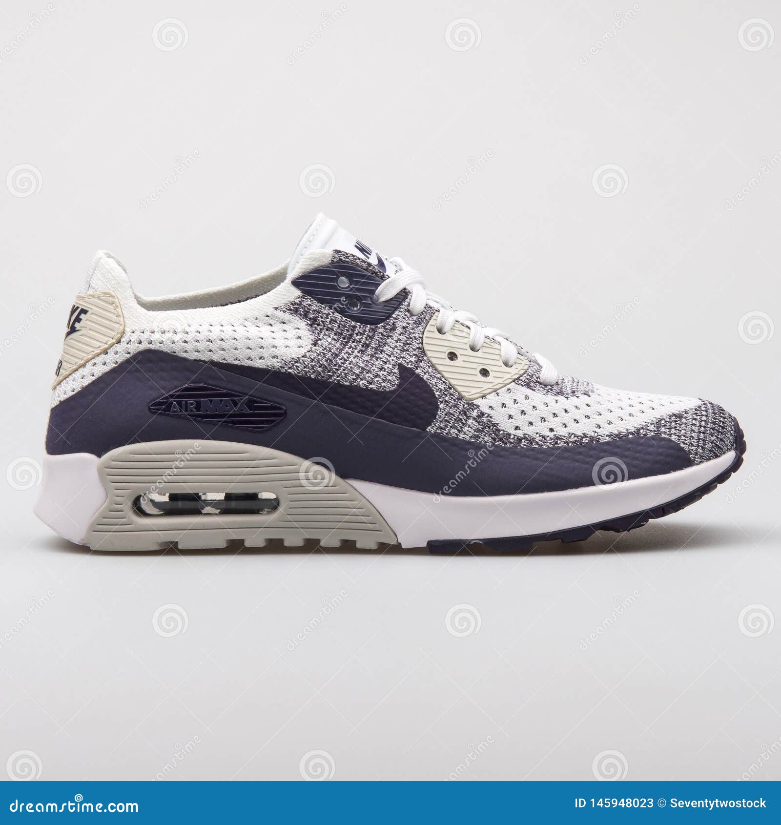 dood neef Vervallen Nike Air Max 90 Ultra 2.0 Flyknit White and Purple Sneaker Editorial Stock  Photo - Image of life, exercise: 145948023