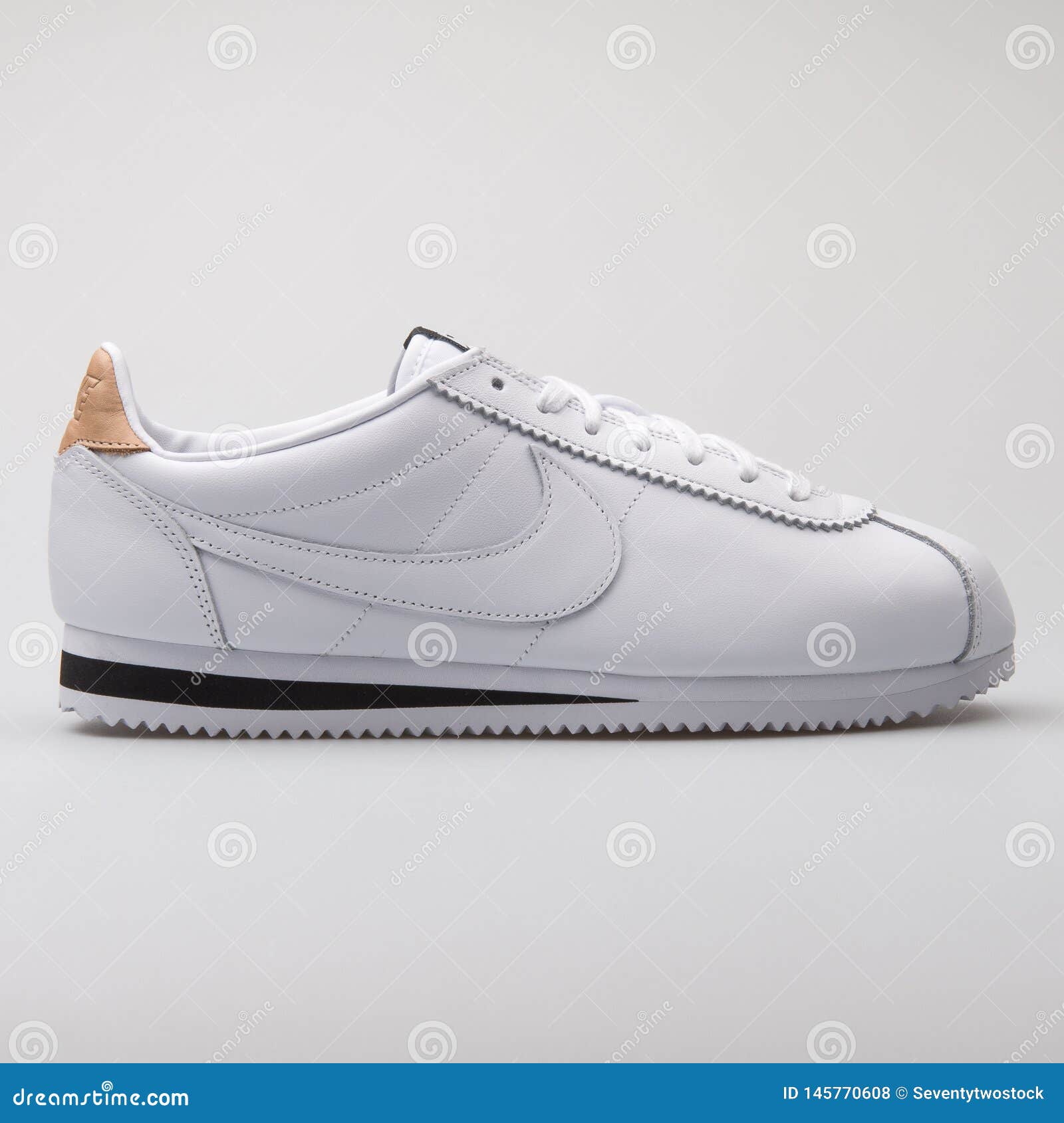 nike cortez se leather