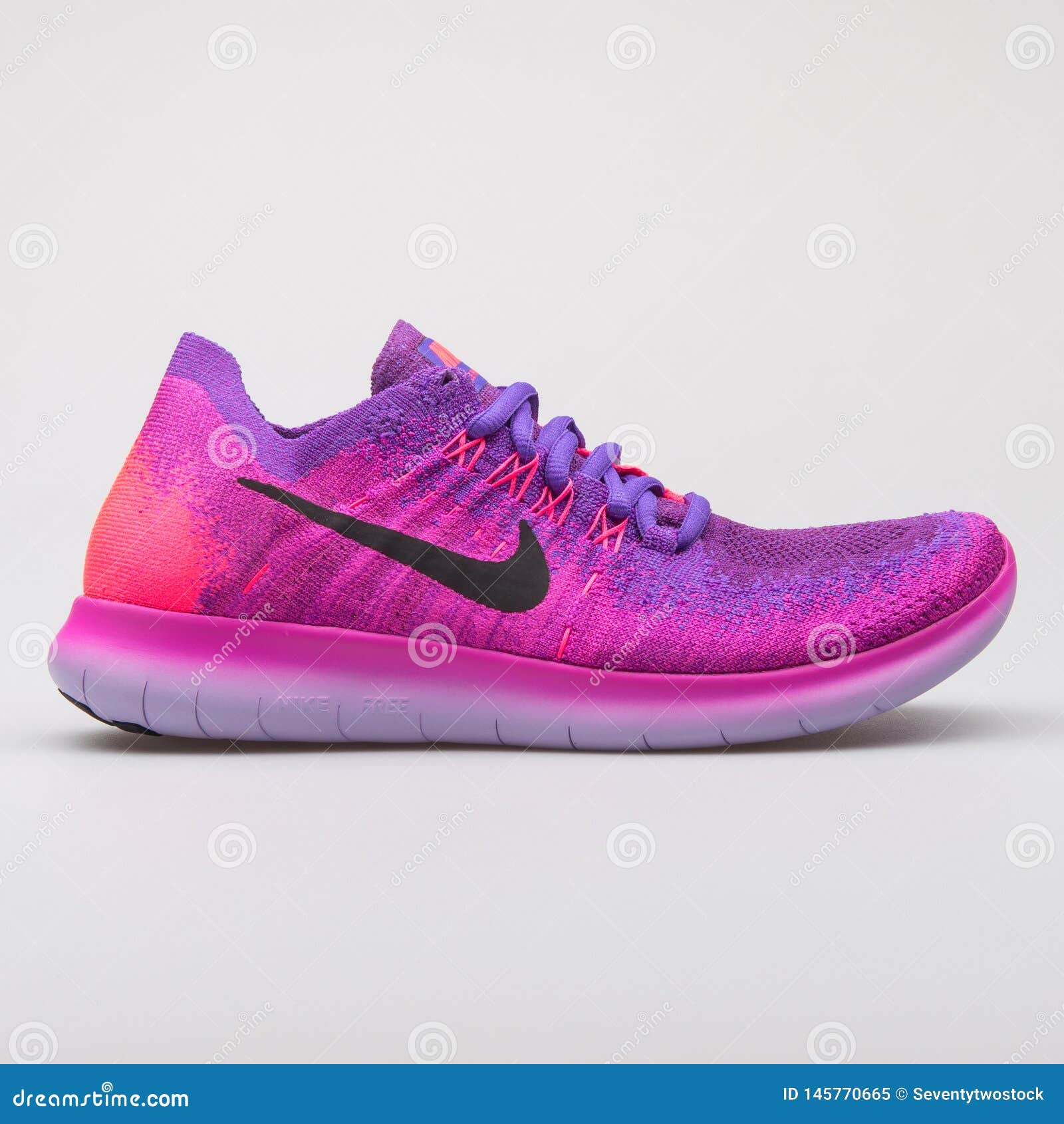 Familiar Luminancia curva Nike Free RN Flyknit 2017 Pink and Purple Sneaker Editorial Image - Image  of side, athletic: 145770665