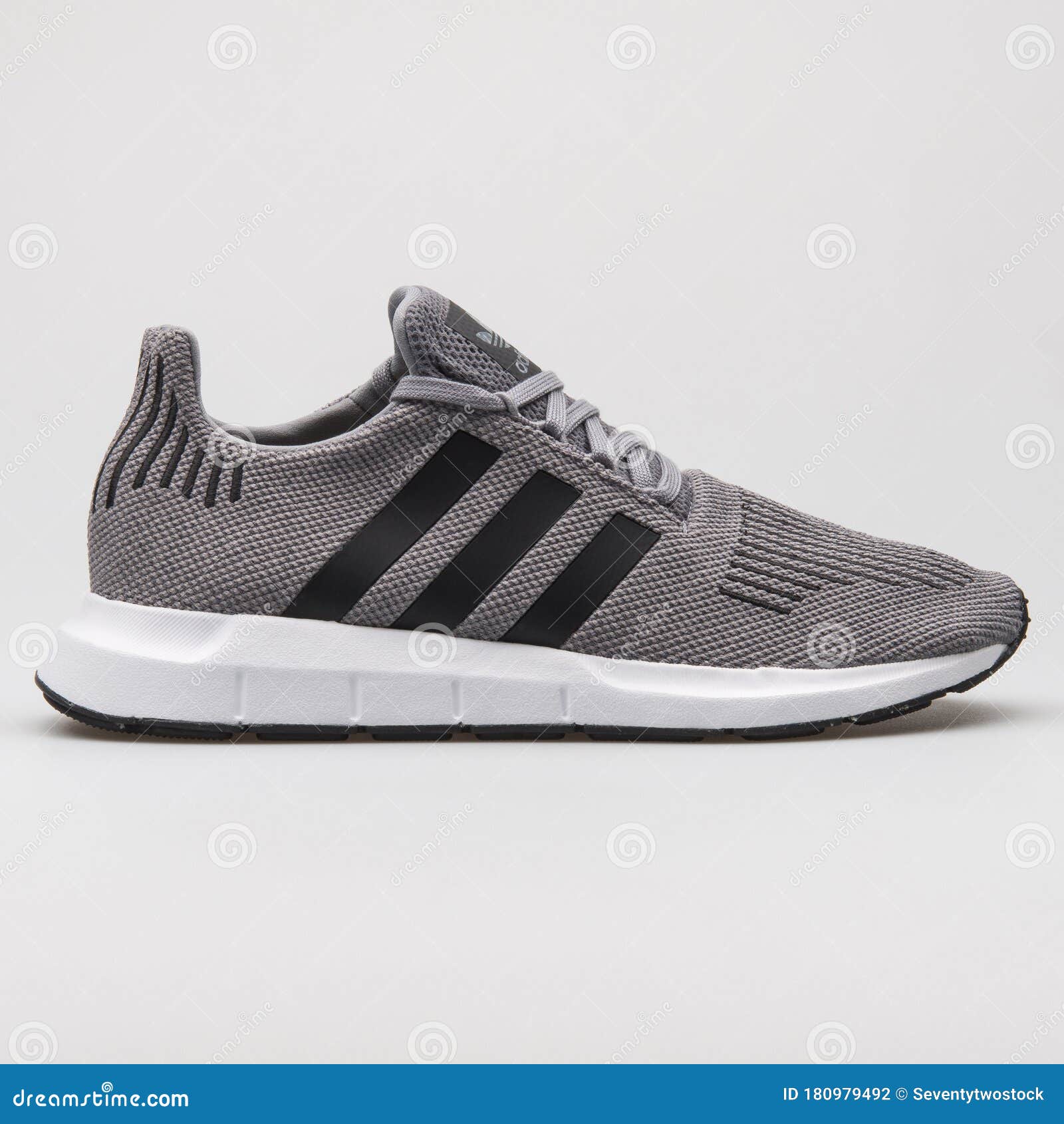 adidas swift run 2018