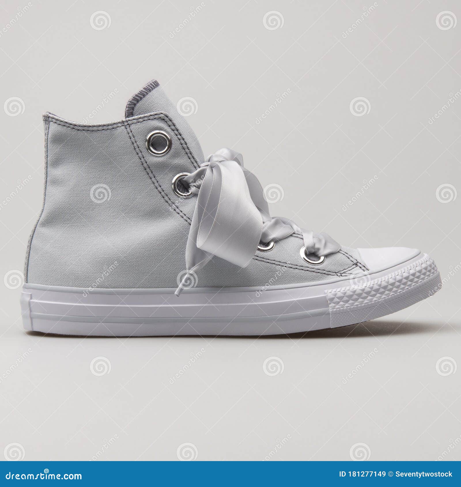 converse eyelets