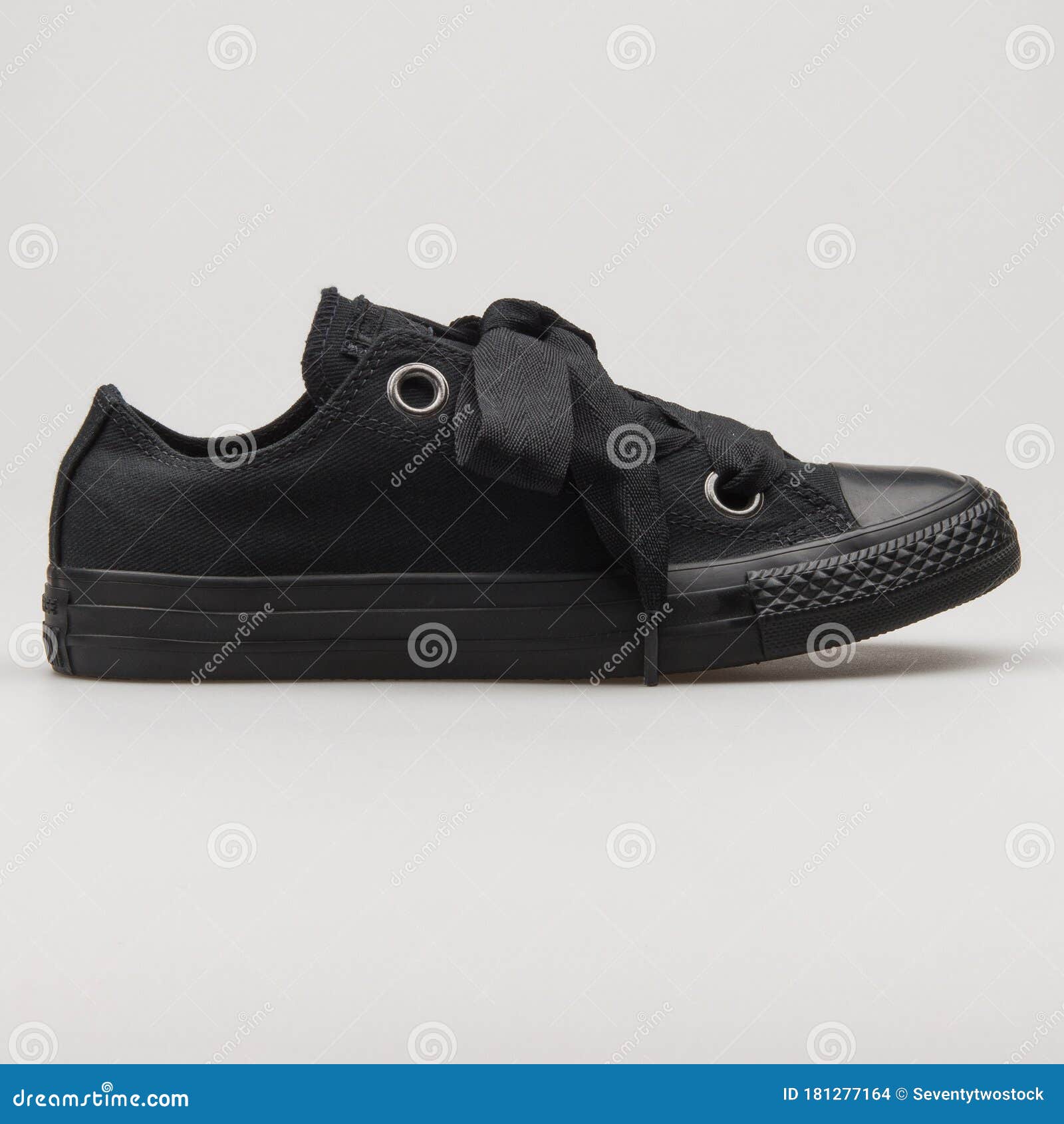 converse big eyelet black