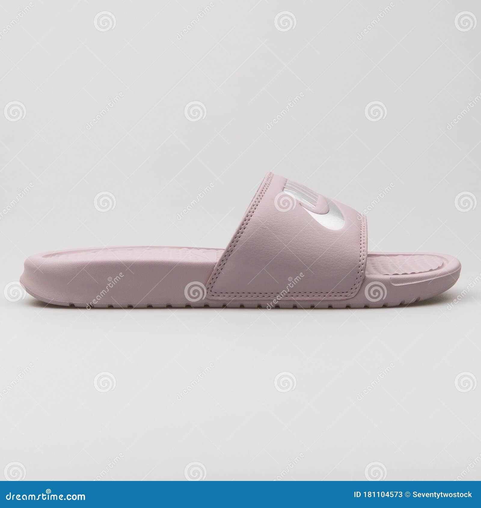 Nike benassi 42 new arrivals
