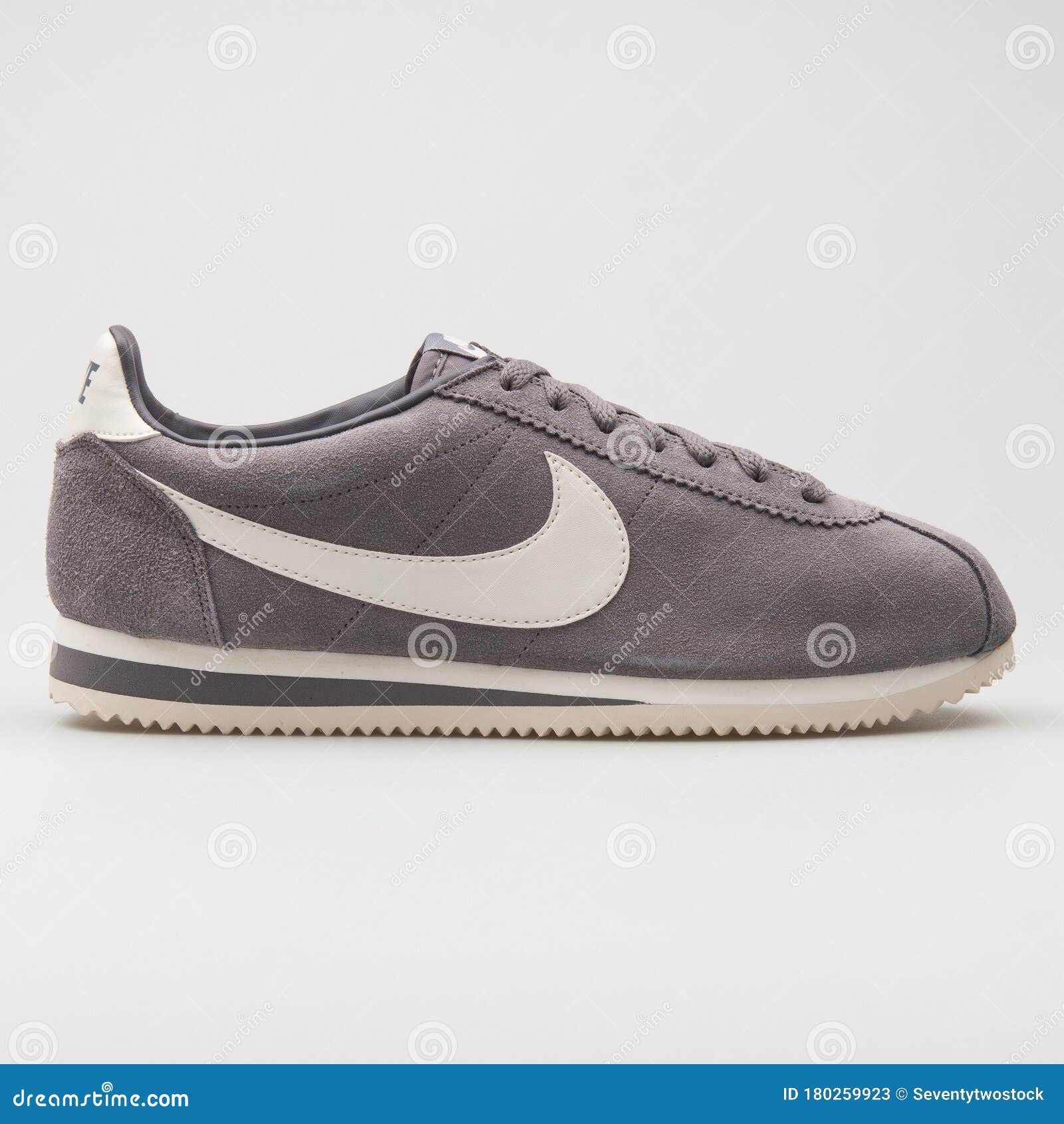 Nike Classic Suede Gun Smoke Grey White Sneaker Editorial Stock Photo - Image of background, back: 180259923