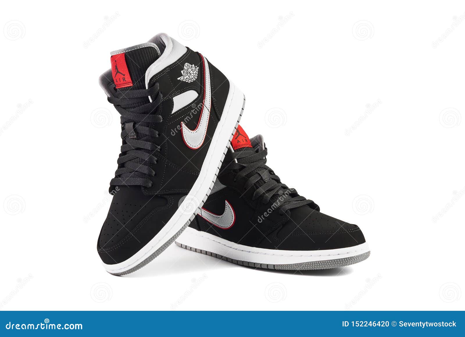 nike air jordan 1 mid sneakers in black