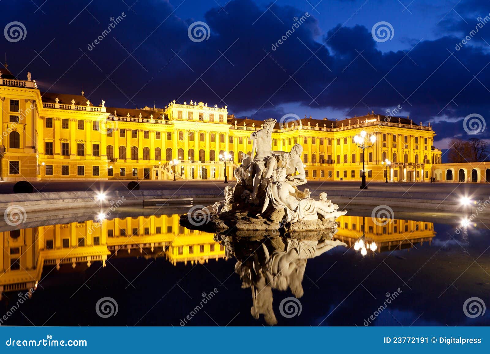 Vienna by Night, Schonbrunn Palace Editorial Photo - Image of