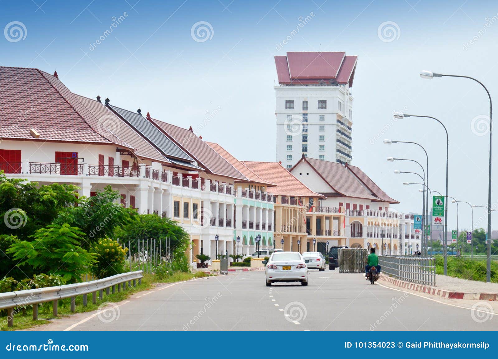 Street by the Mekong River in Front of Vientiane New World VNW, a Mega  Project of Contemporary City Complex in Vientiane, Laos Editorial Stock  Photo - Image of mekong, infrastructure: 101354023