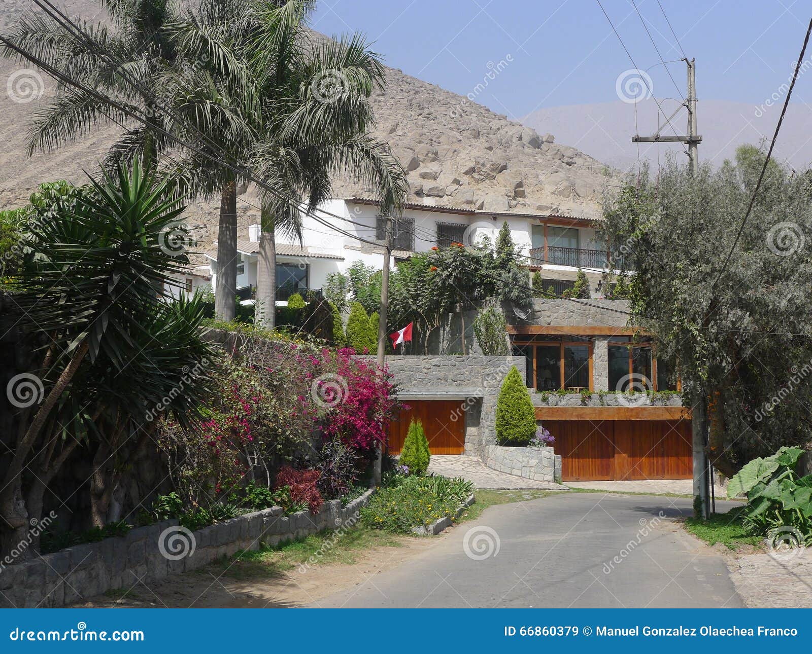 Vier Niveaus Moderne Huizen in Chaclacayo, Lima, Peru Stock Afbeelding