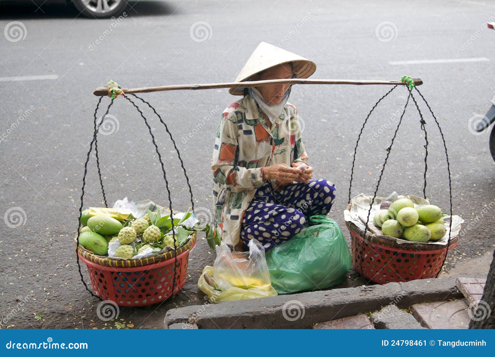 Vietnam Street Hawkers editorial photo. Image of vietnam 24798461