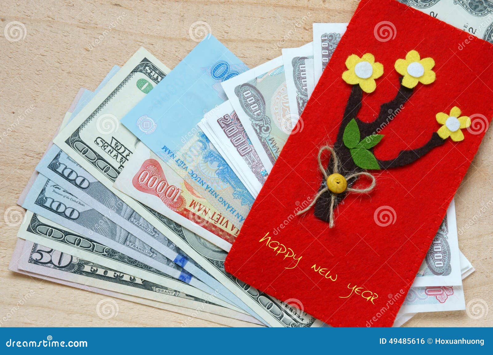 red envelope in vietnamese