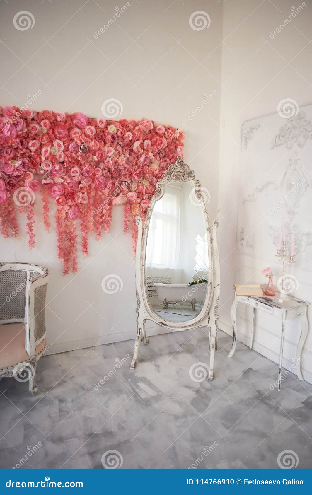 Scarica Gratis Images Vieux Daybed Decoupe Avec La Tapisserie D Ameublement Molle Contre actualisé salutations