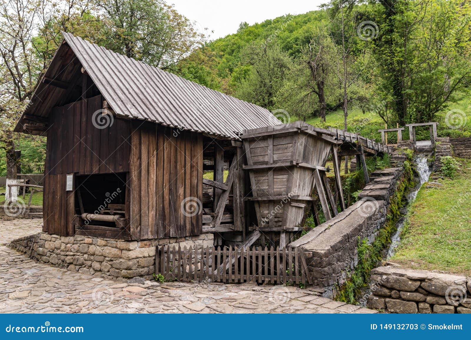 Vieux Moulin Eau Dans Le Complexe Ethnographique