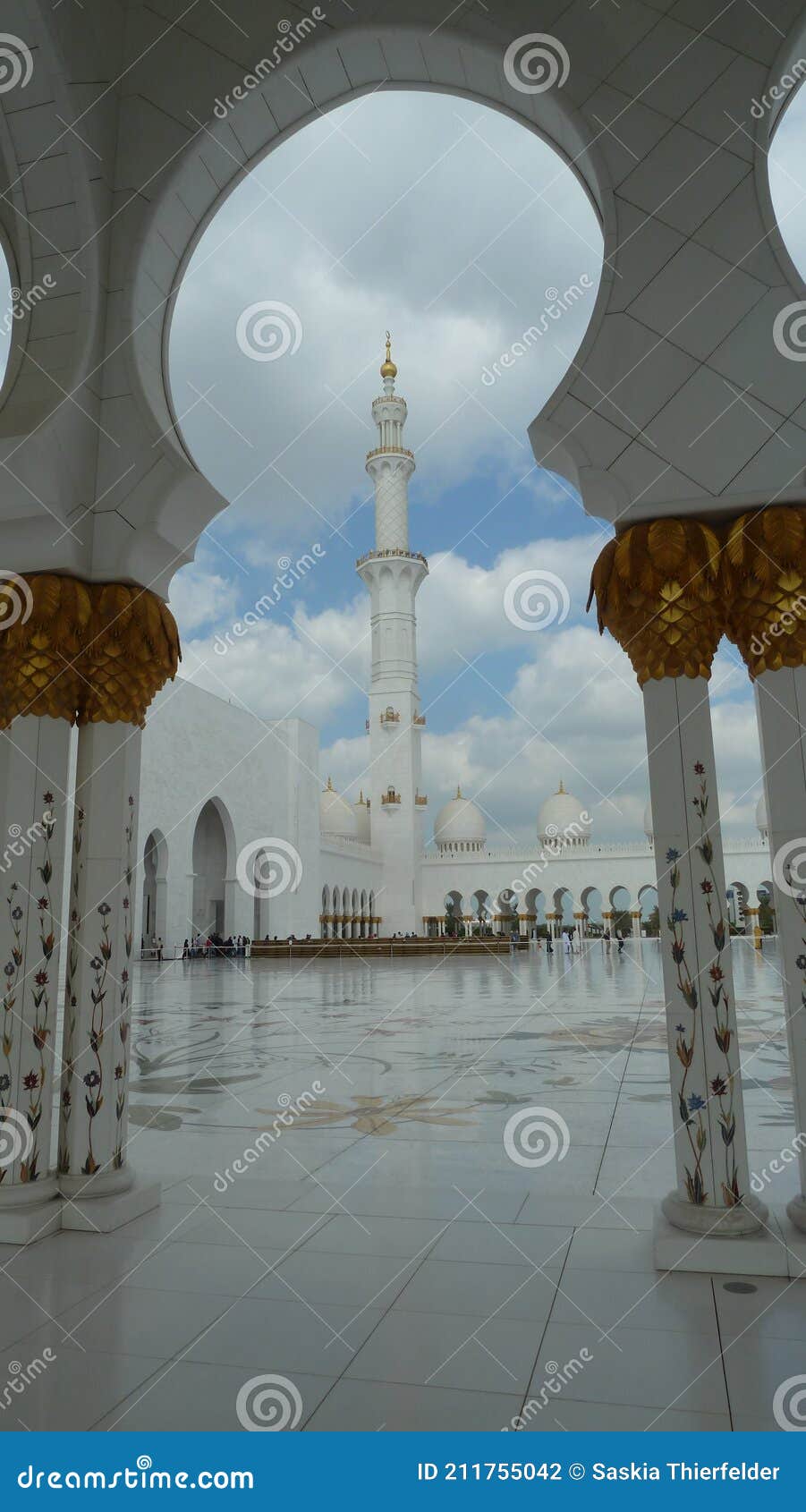 minarete of the sheikh zayed mosque