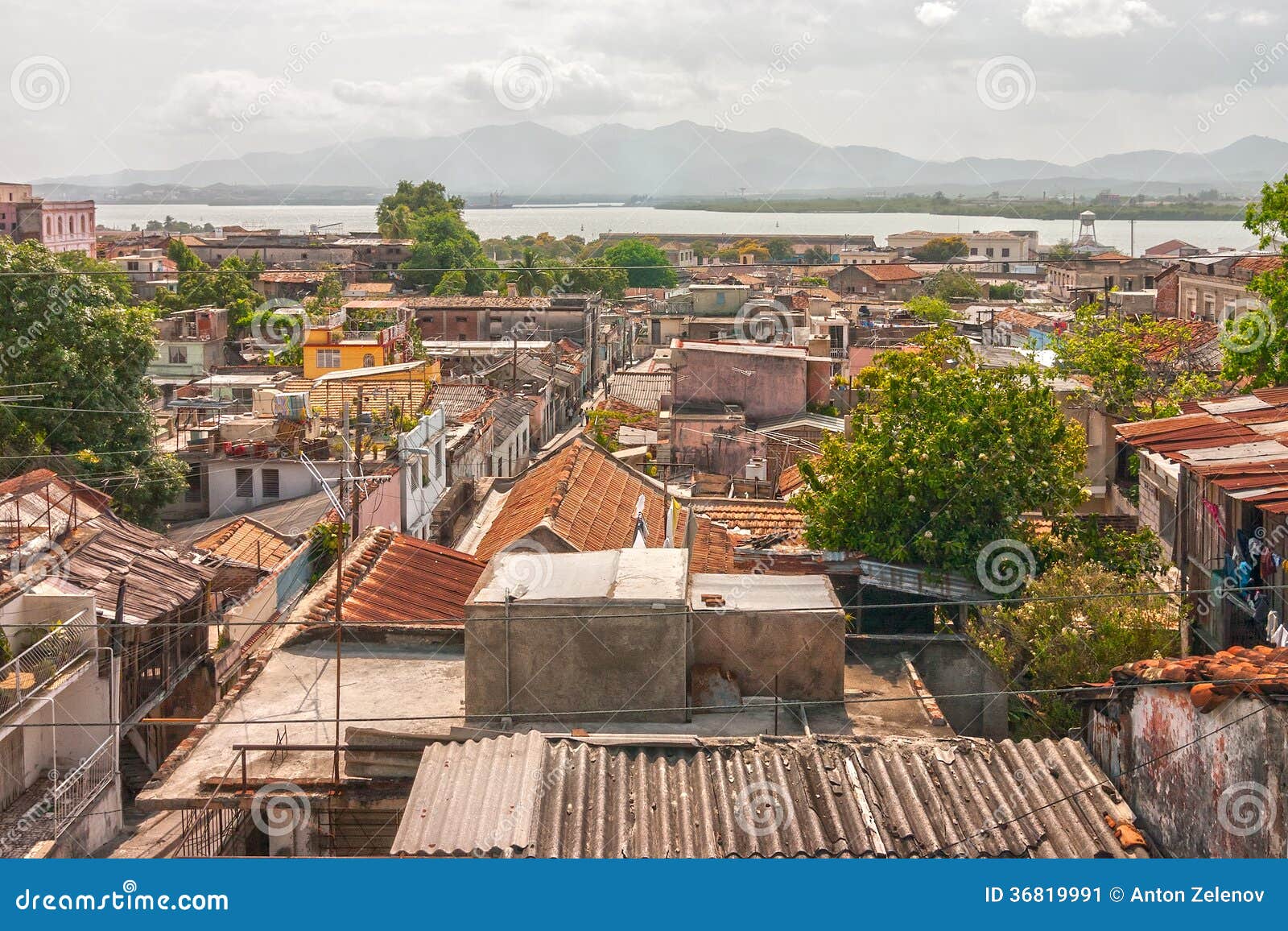 view from balcon de velazquez to the harbor