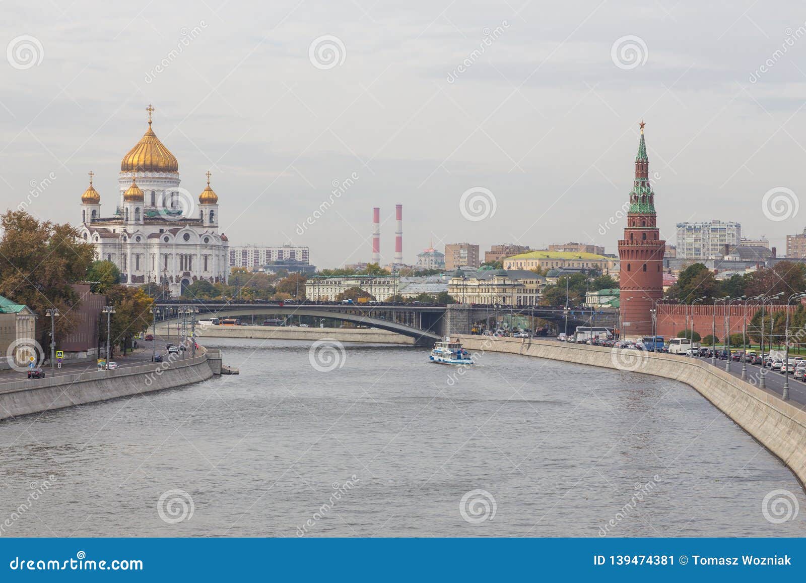 церковь у каменного моста
