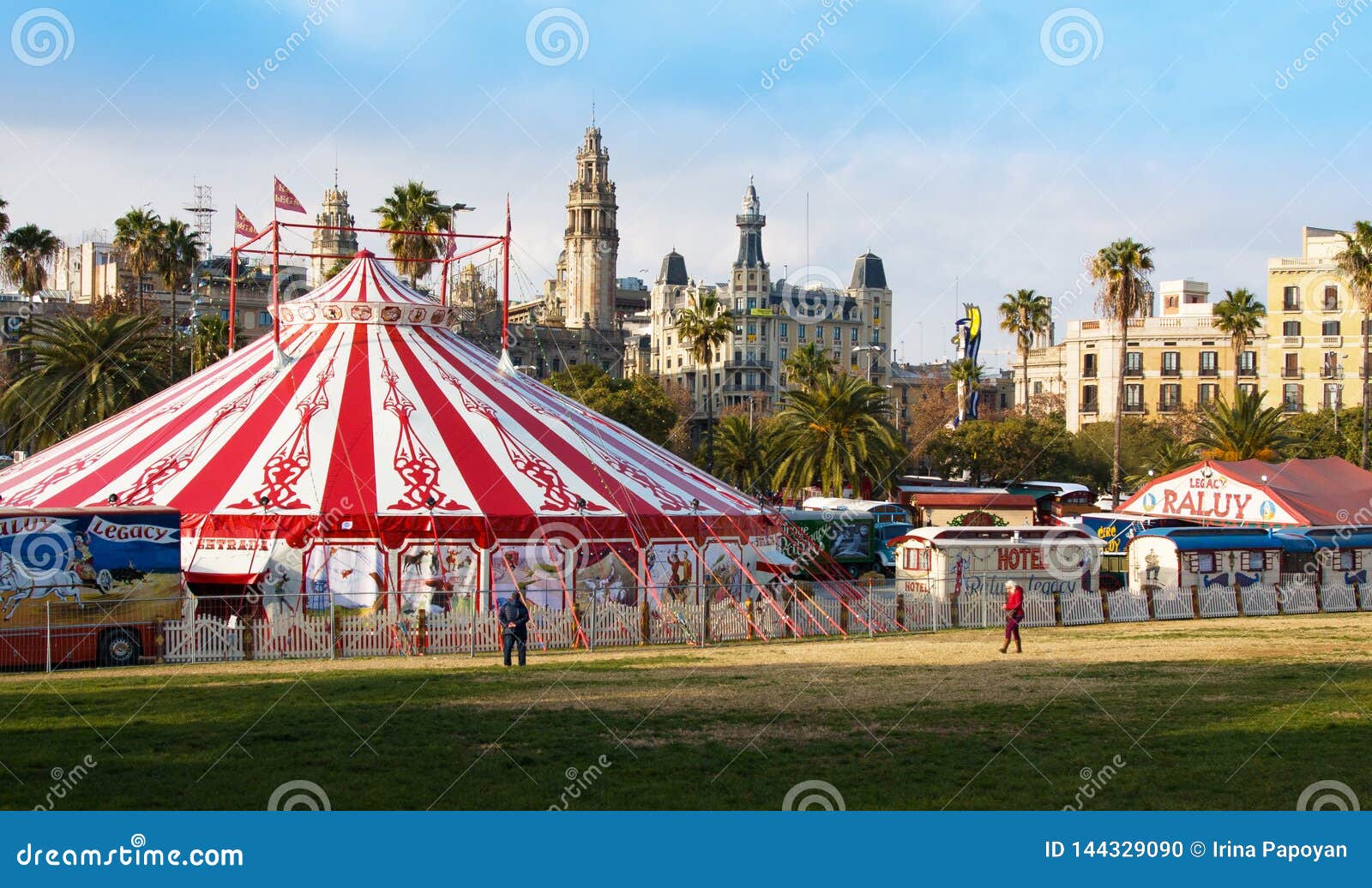 the spectacle tent