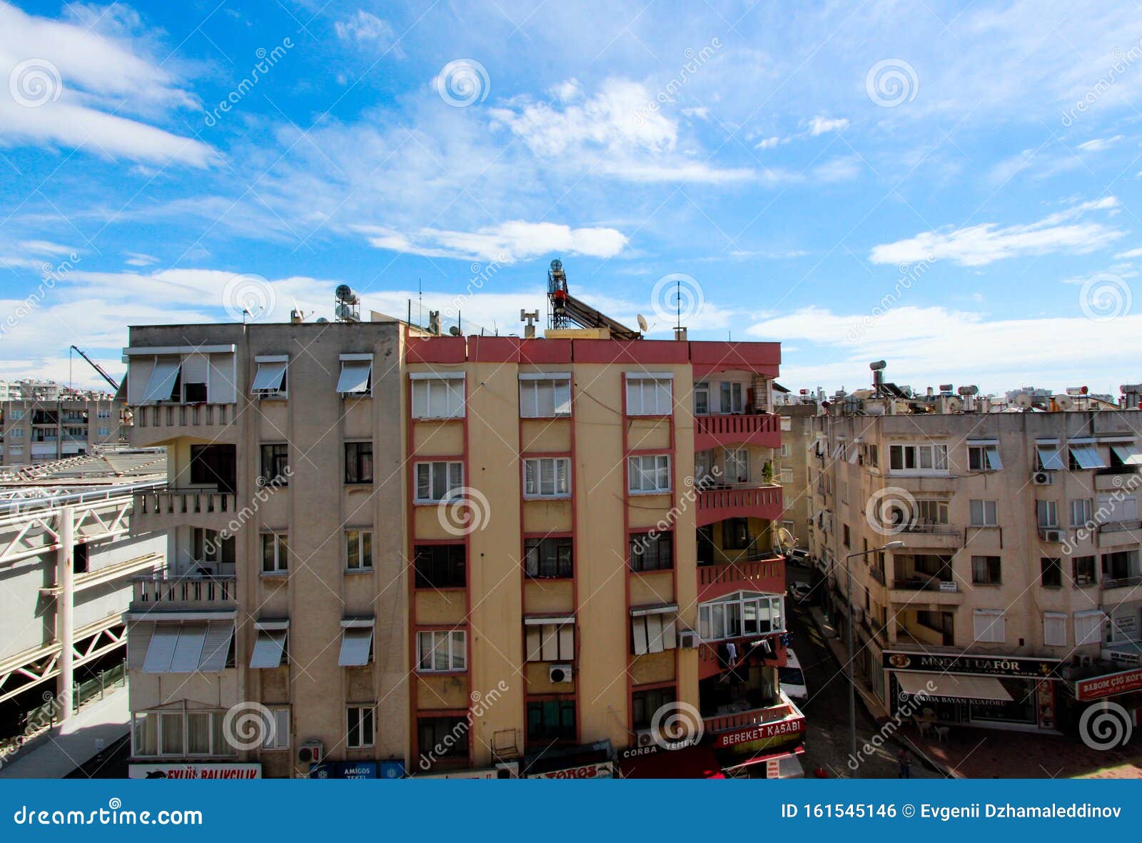 Hare Tilbagetrækning jord View of the City Street. on the Roof There are Solar Panels, Tanks for  Heating Water. Antalya, Turkey, April 6, 2019 Editorial Photo - Image of  life, luxury: 161545146