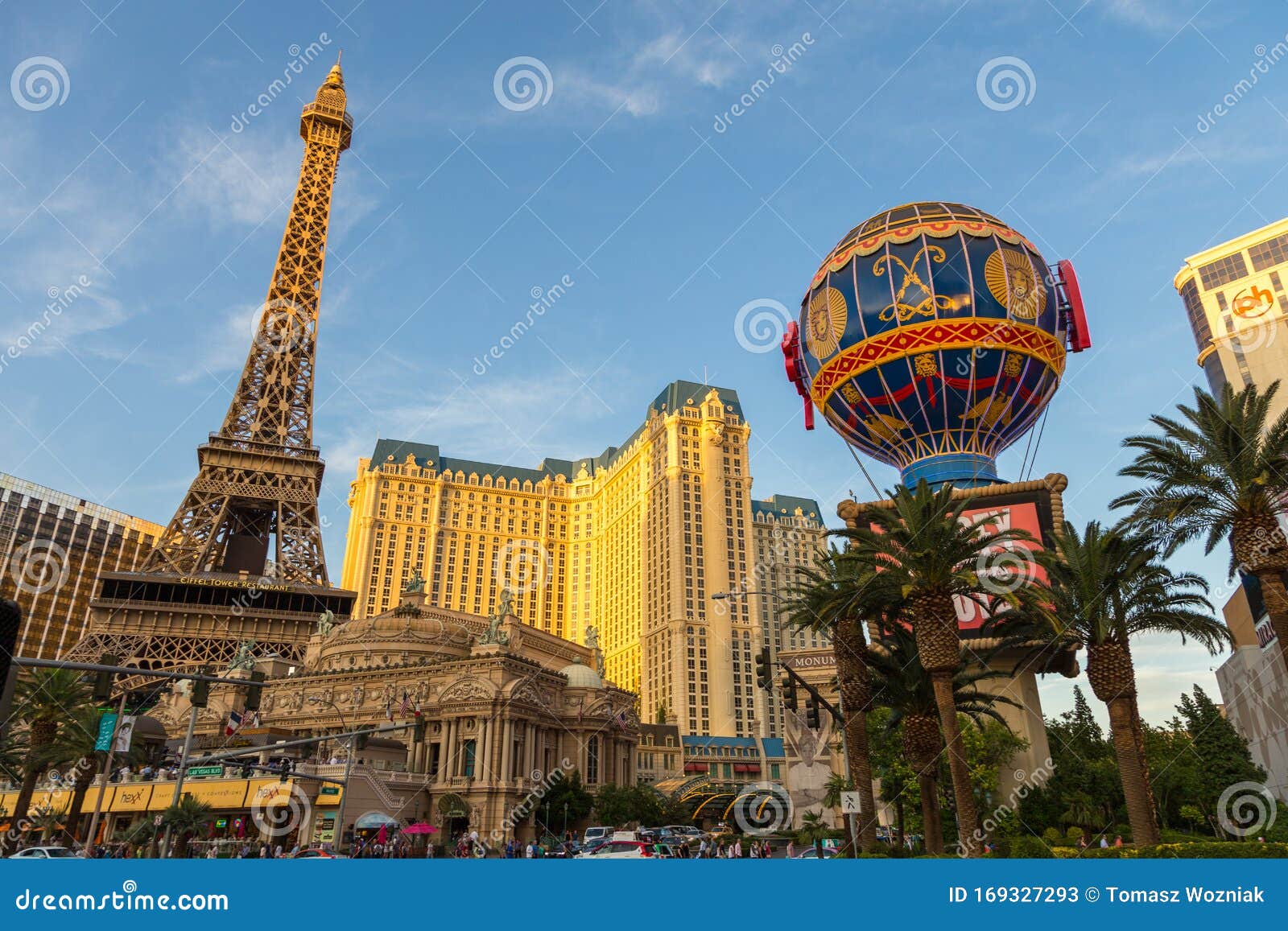 Paris Hotel with mini Eiffel Tower, The Strip (Las Vegas Boulevard