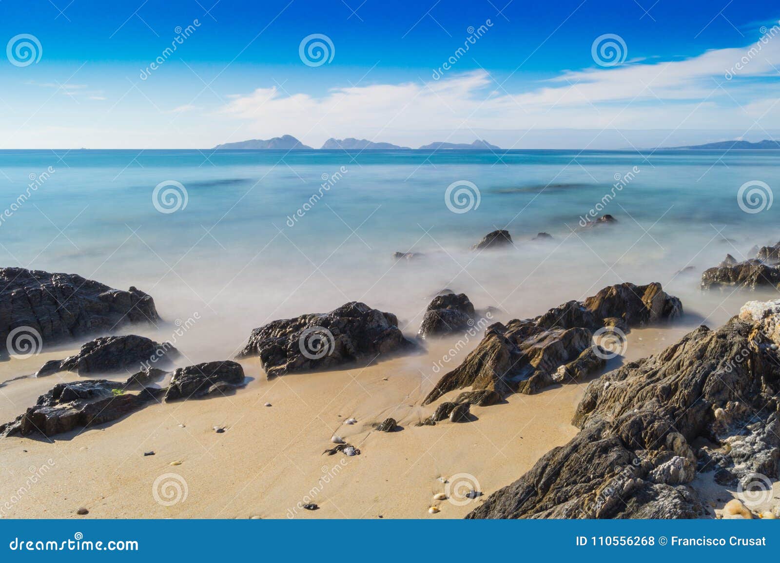 seascape view in patos, nigrÃÂ¡n, with cies islands in background