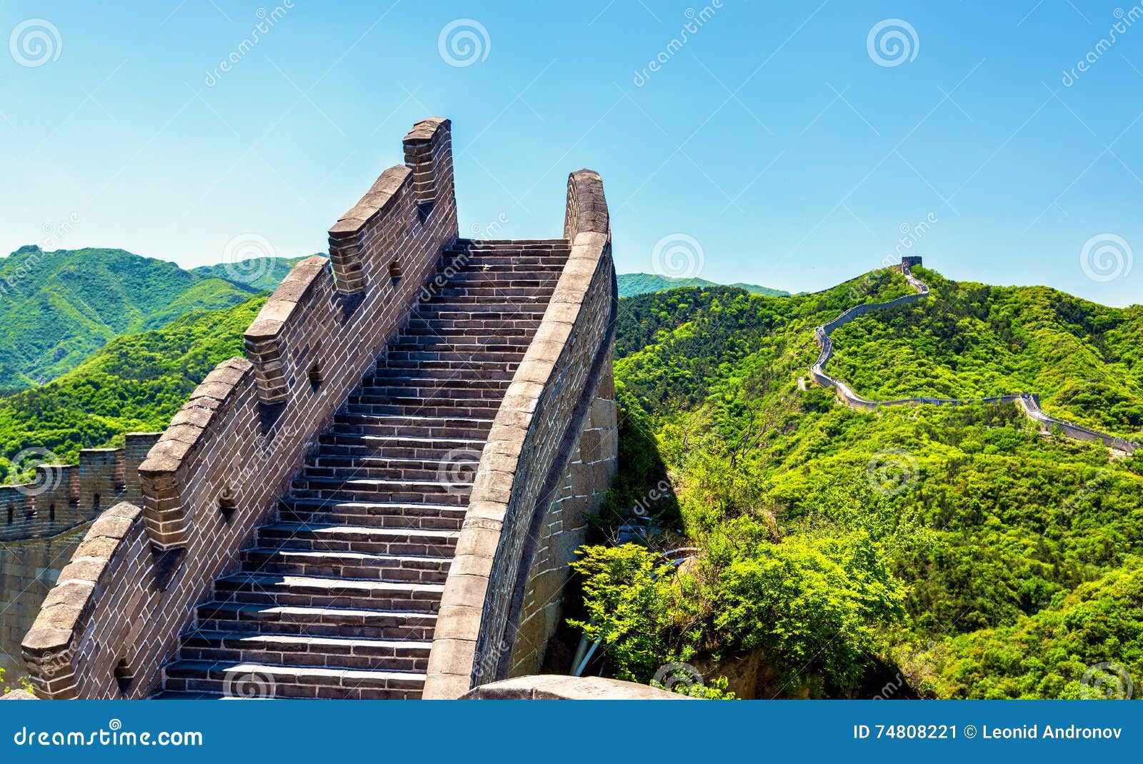 view of the great wall at badaling - china