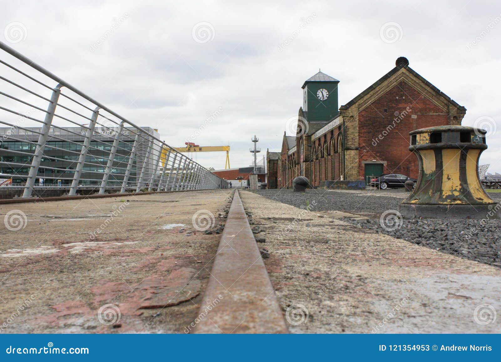 Featured image of post Side View Of Titanic Ship - The ship was the largest afloat in the world at the time, and was built by shipmakers harland and wolff in belfast.