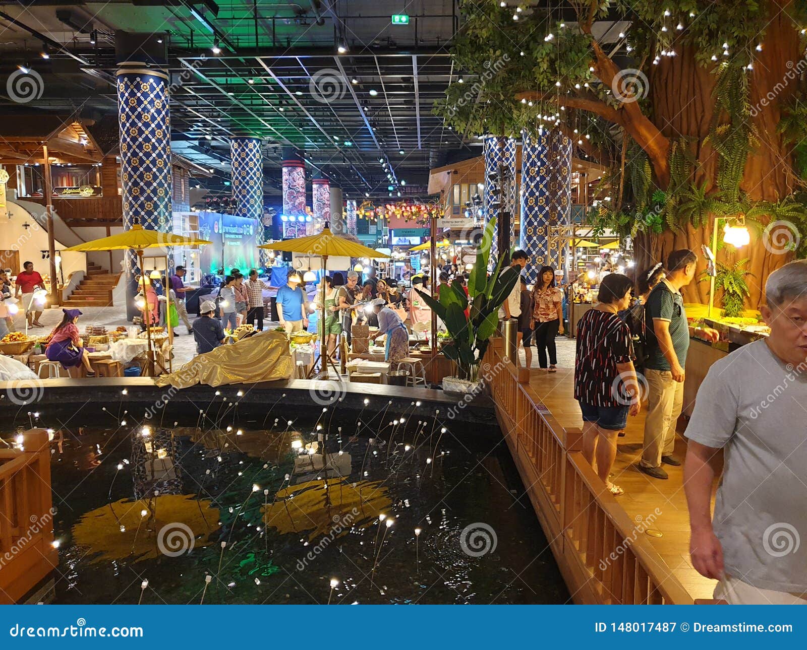Iconsiam Mall Indoor Water Market Bangkok,Thailand Editorial Photography -  Image of background, iconsiam: 148017487