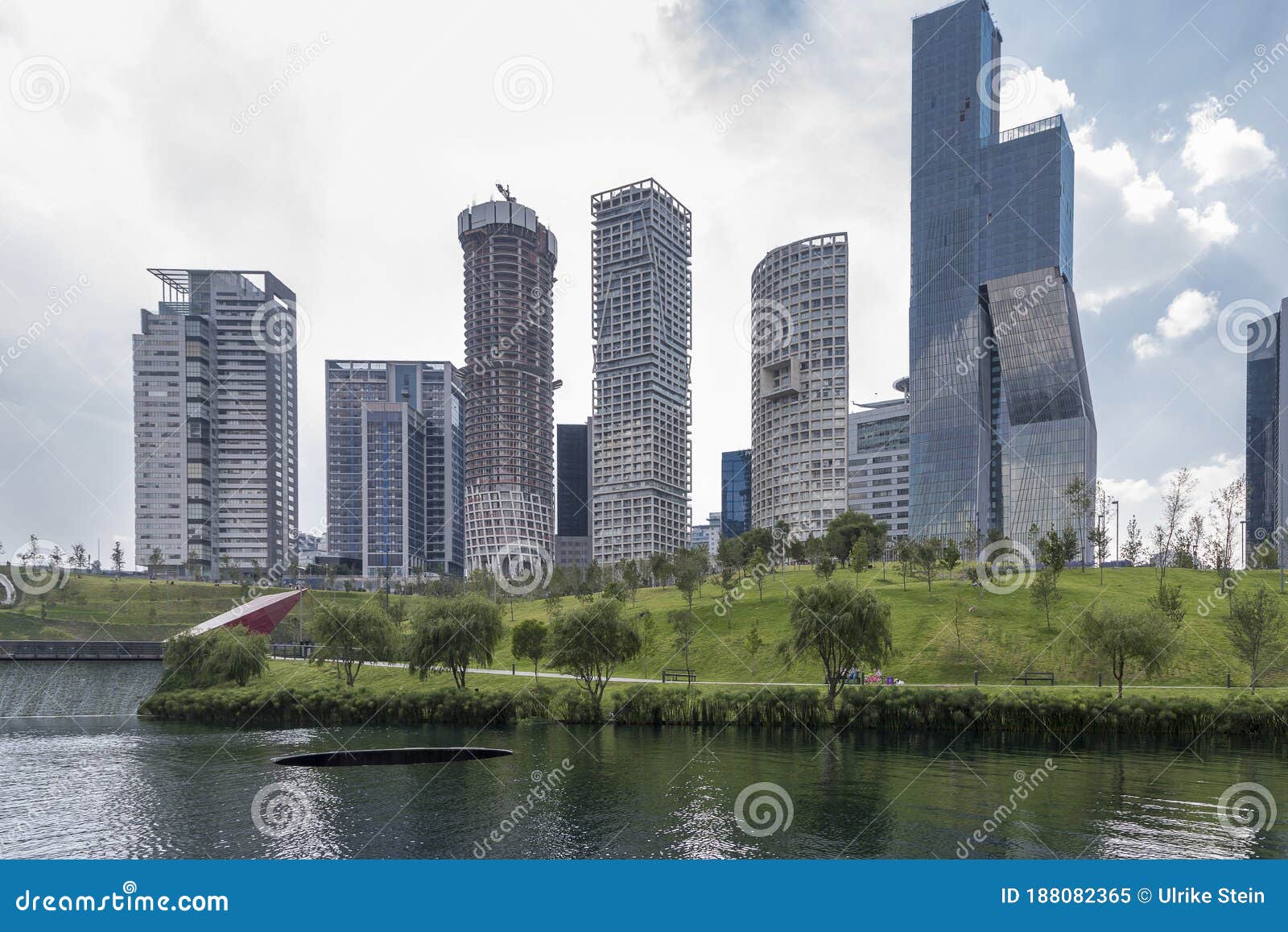 view of la mexicana urban park