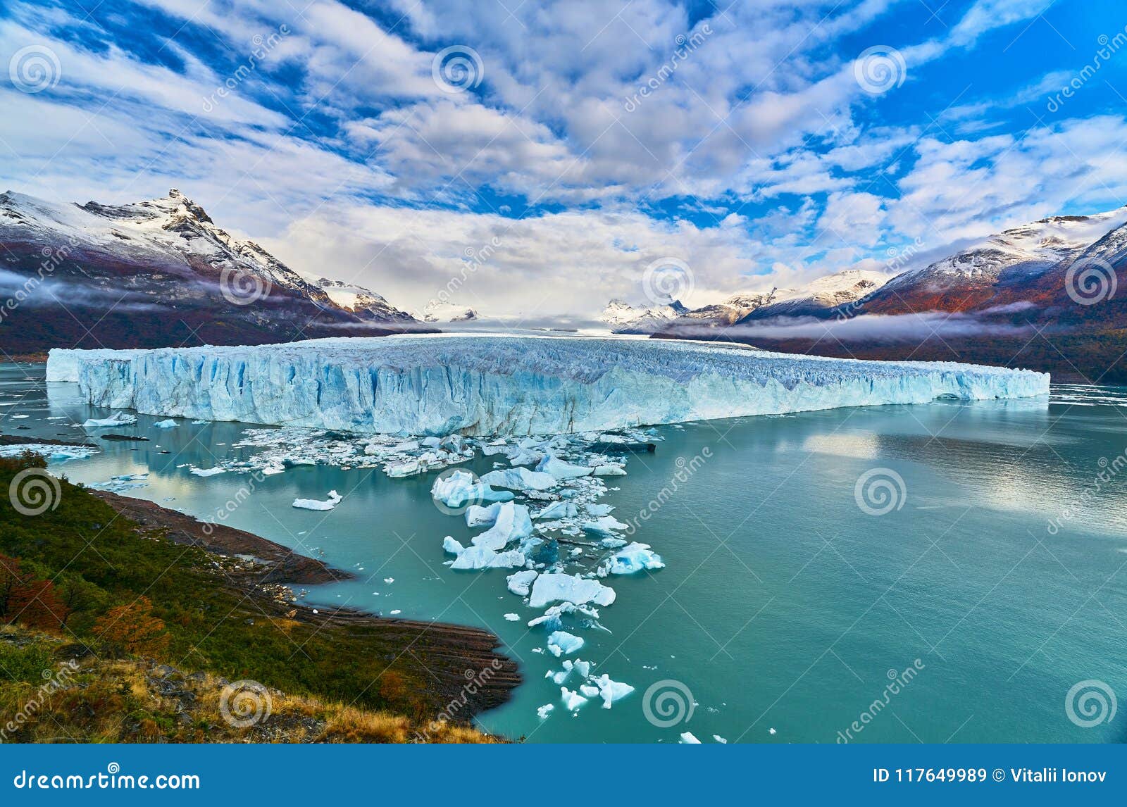 a view of the lake and glacier perito moreno national park los glaciares. the argentine patagonia in autumn.