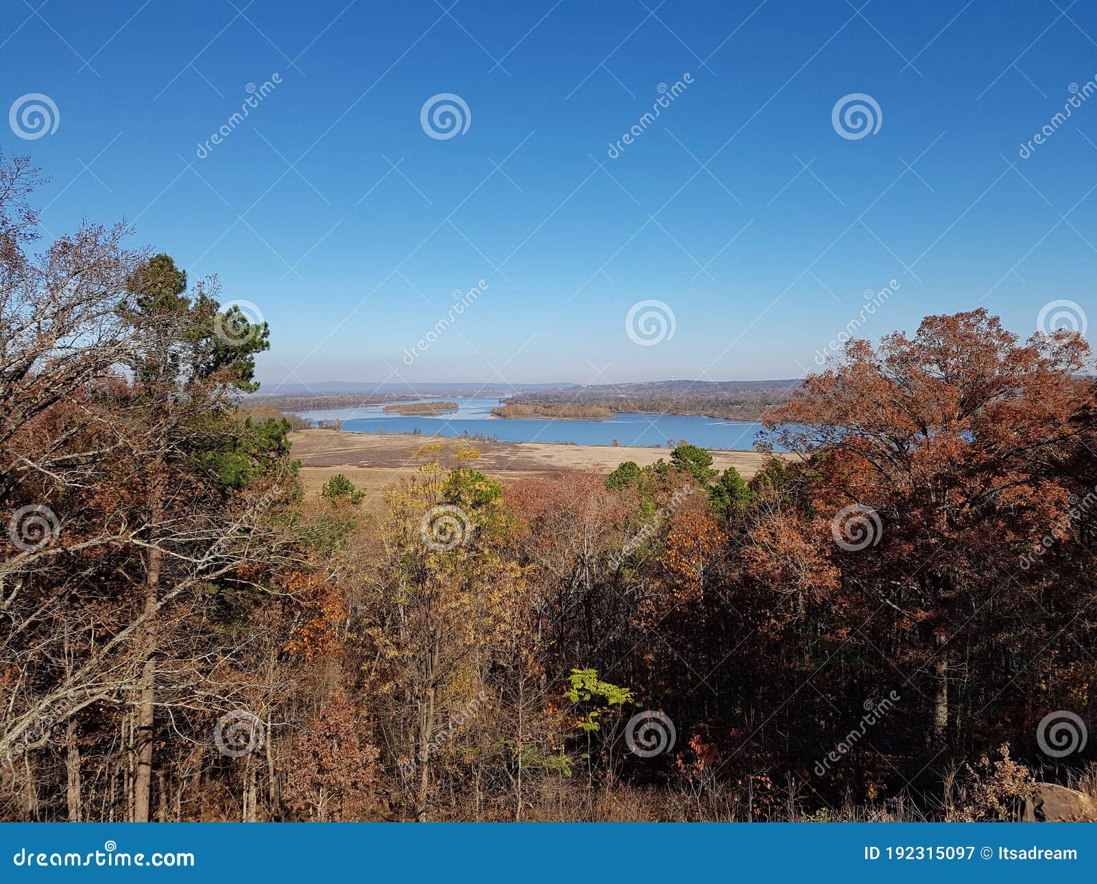 view of lake maumelle from one of the the viewing decks of pinnacle mountain state park
