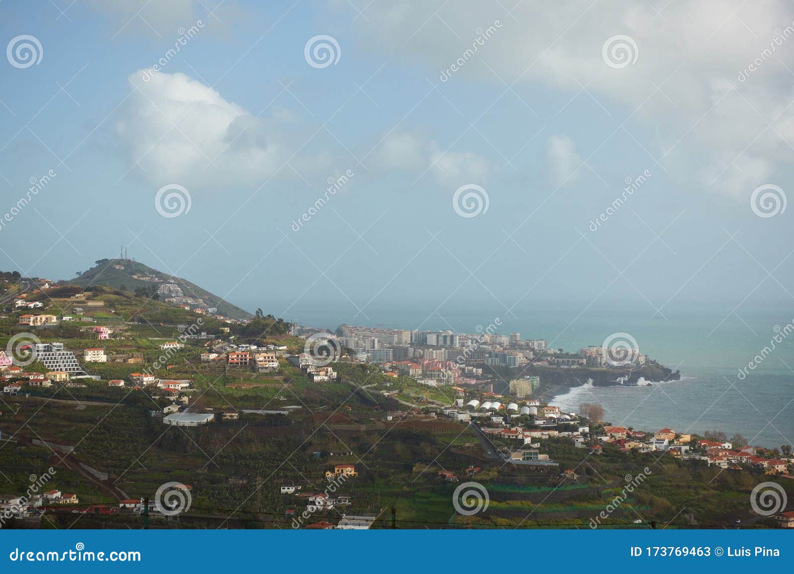 view of miradouro da torre viewpoint of the atlantic coastline with in cÃÂ¢mara de lobos, madeira