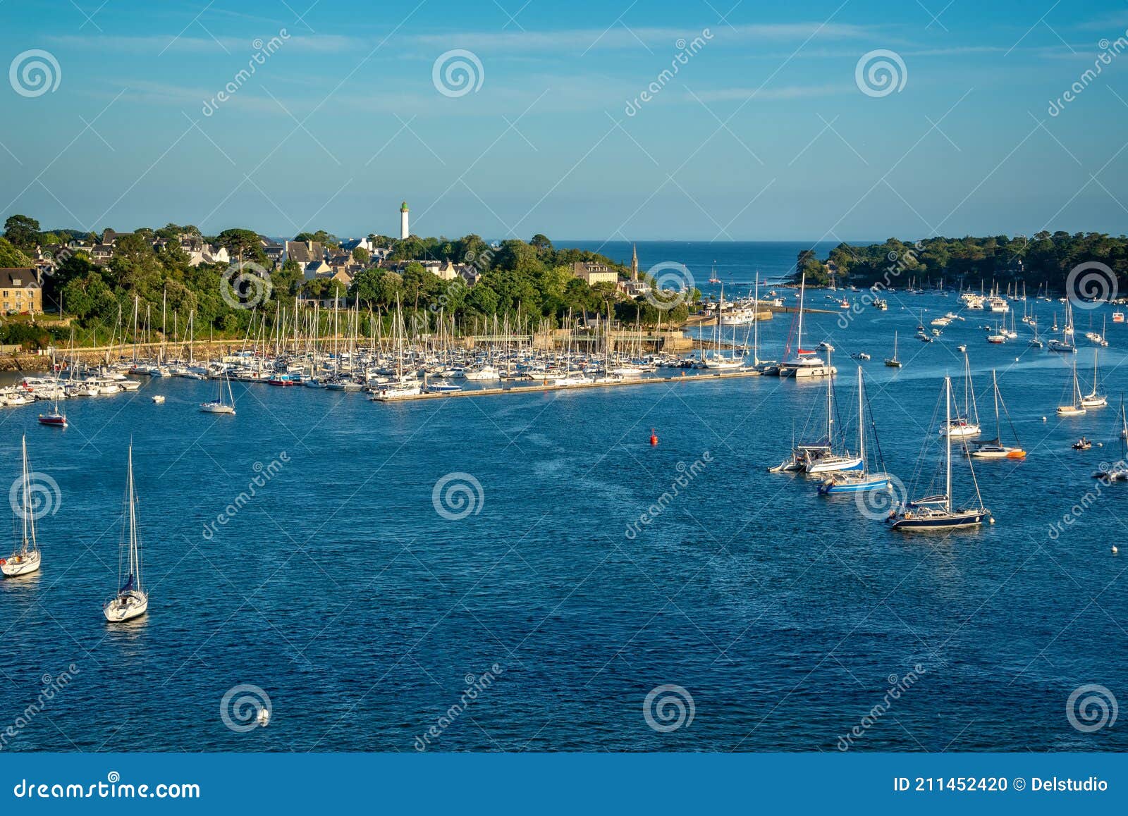 view of the odet river and bÃÂ©nodet in finistÃÂ¨re, brittany france