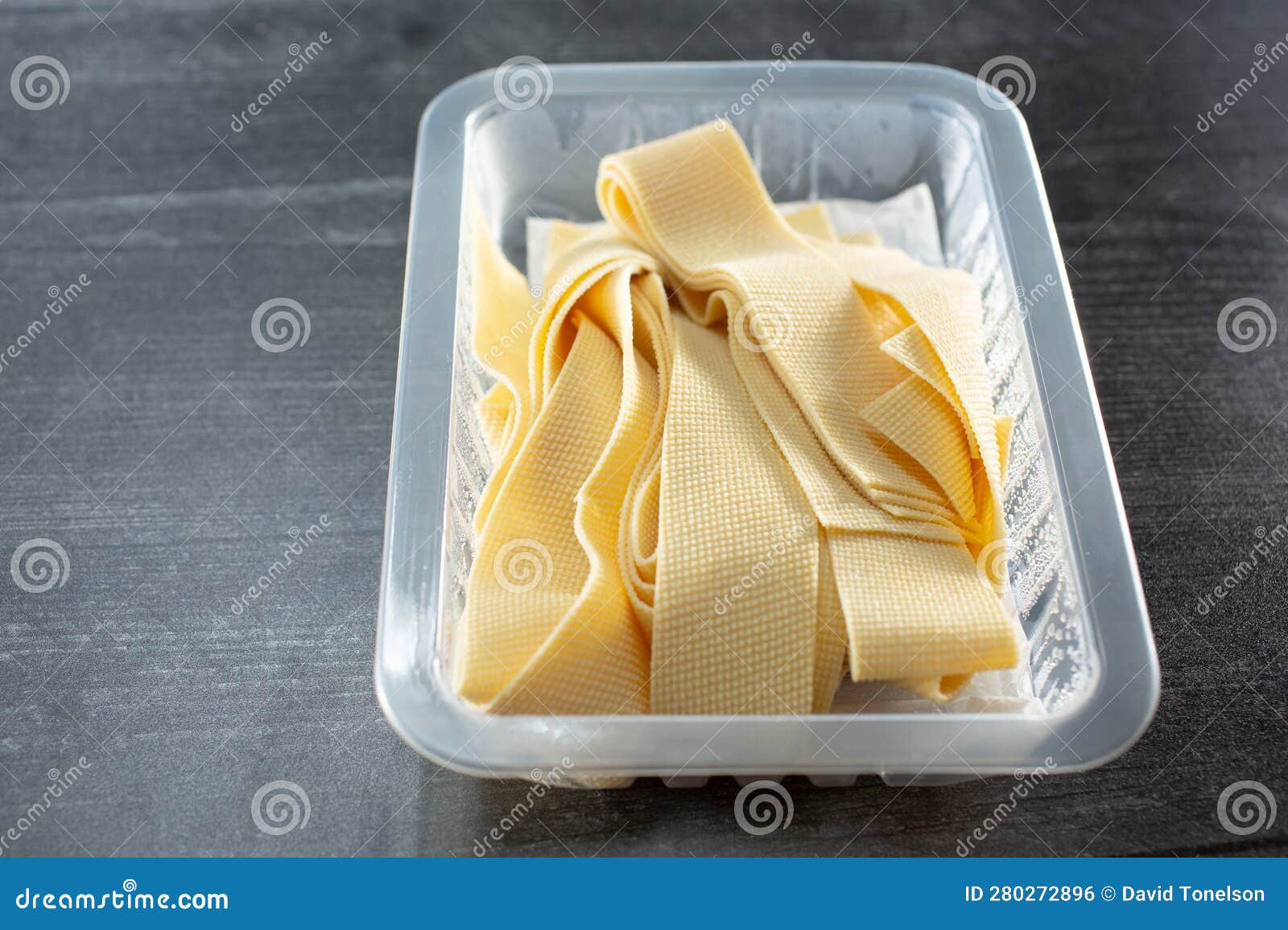 Fresh Bean Curd Sheets in Plastic Container, Strips, Noodles, Flat