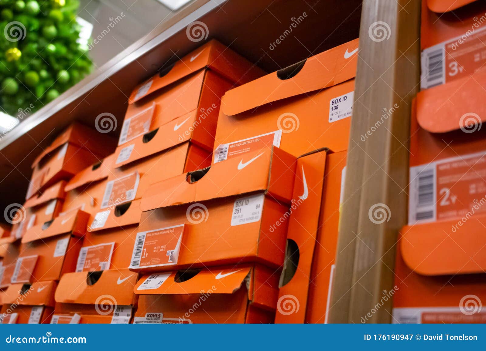 Nike boxes editorial photography. Image of icon, boxes - 176190947