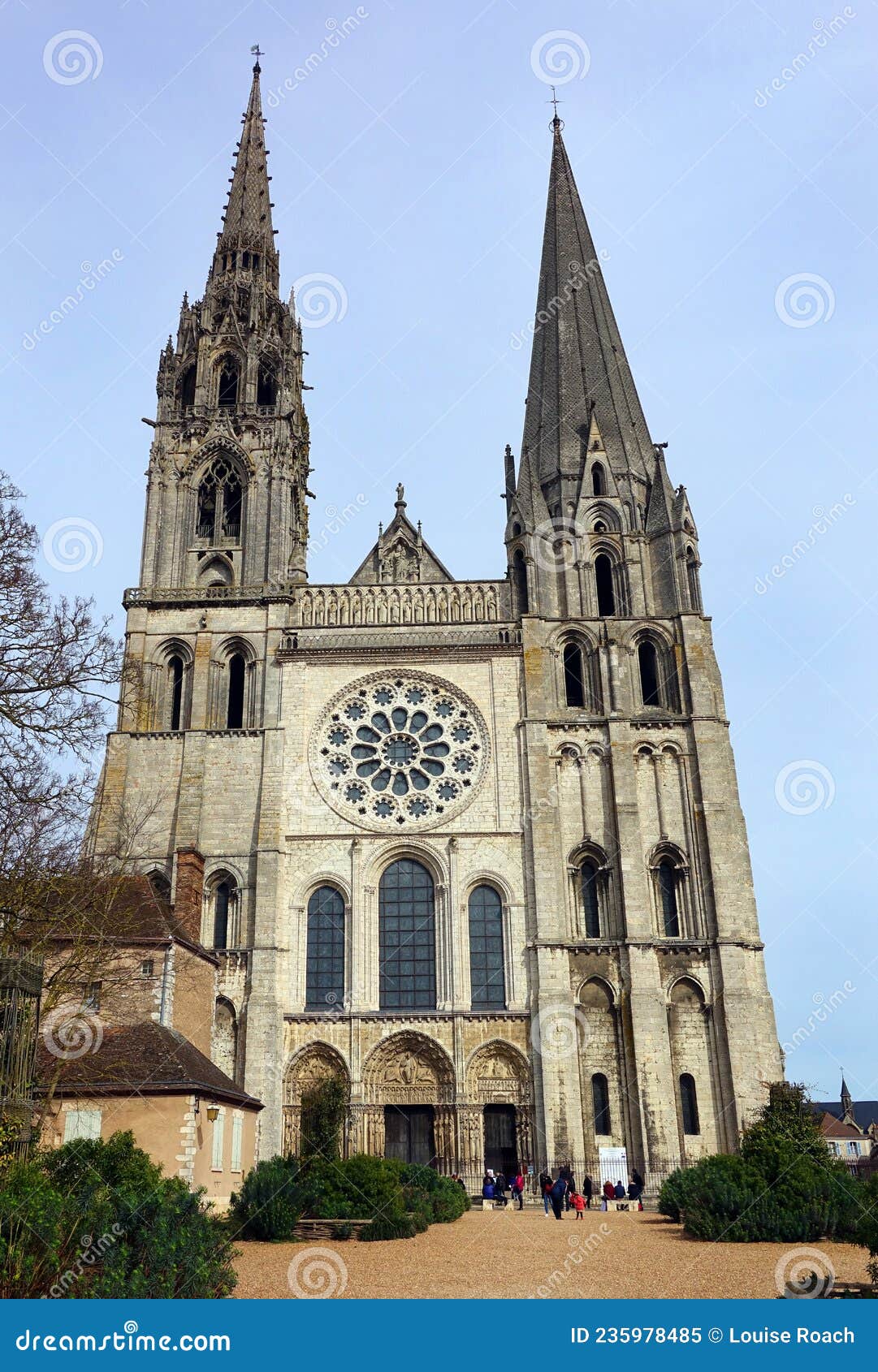 chartres cathedral front faÃÂ§ade