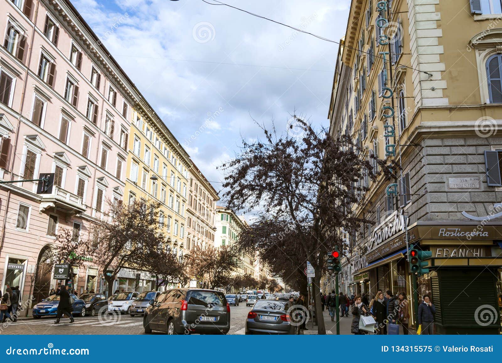 Dodo Via Cola Di Rienzo View of Via Cola Di Rienzo at the Intersection with Via Terenzio in
