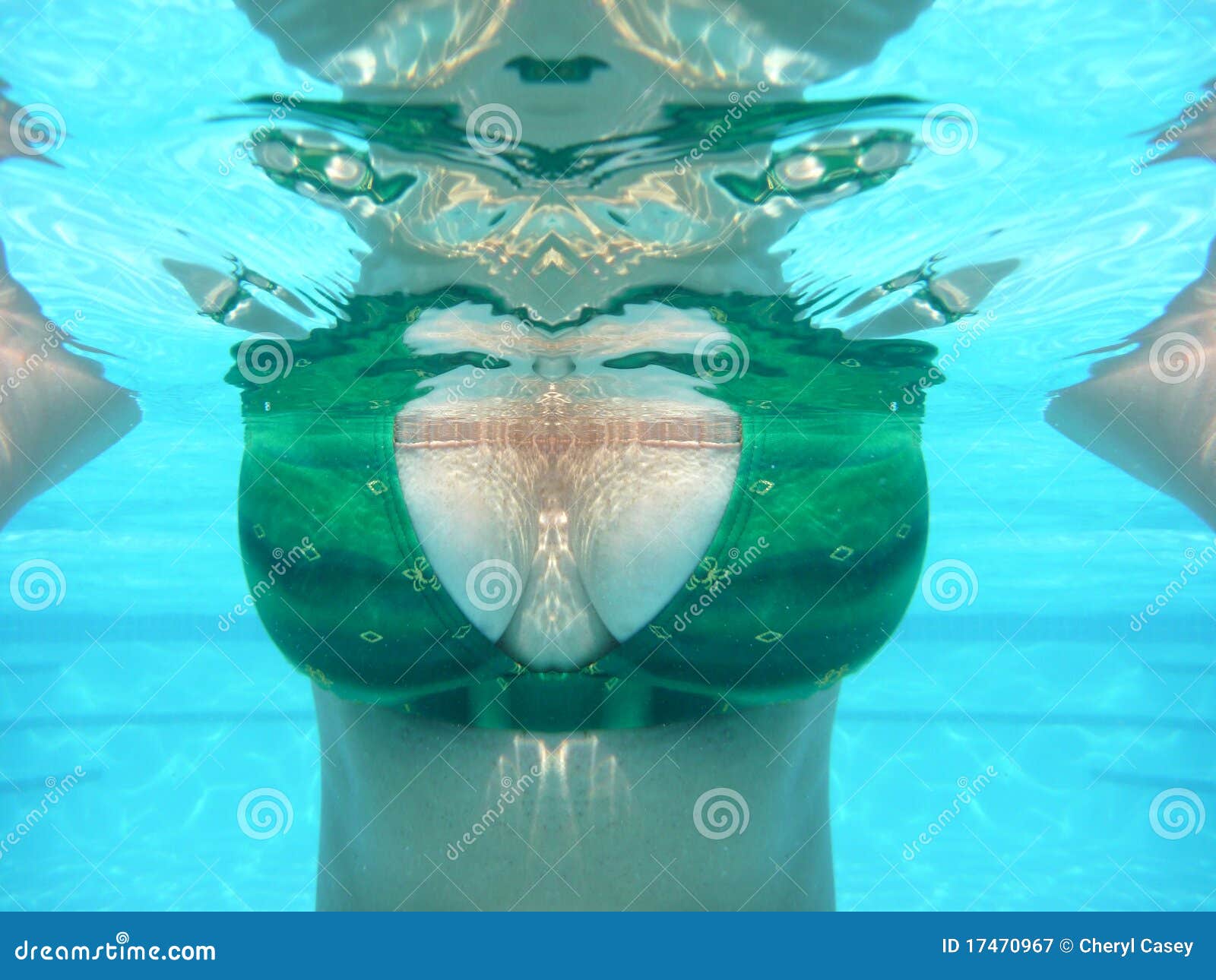 Underwater titties