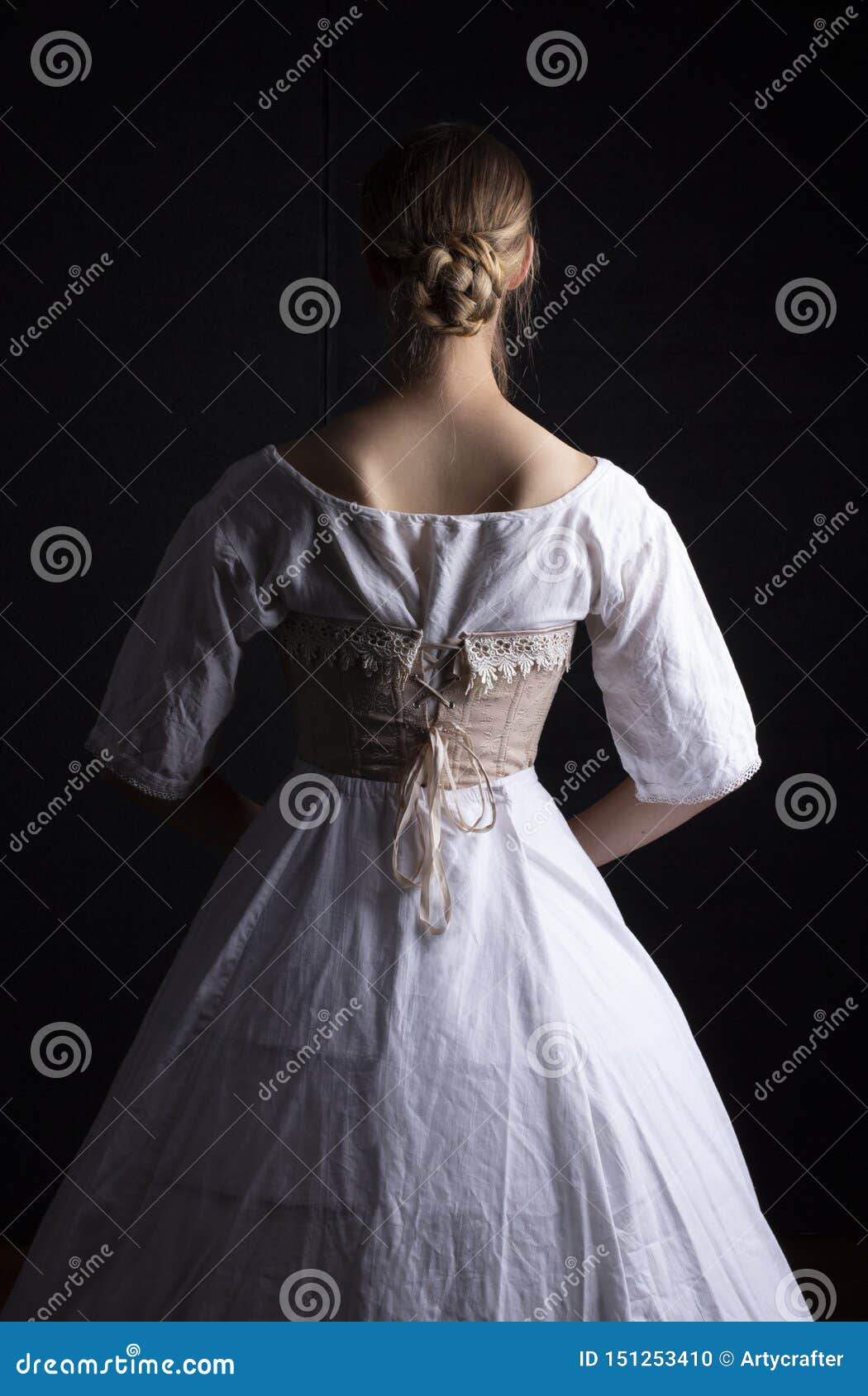 Viktorianische Frau in Der Unterwäsche Stockfoto - Bild von haar