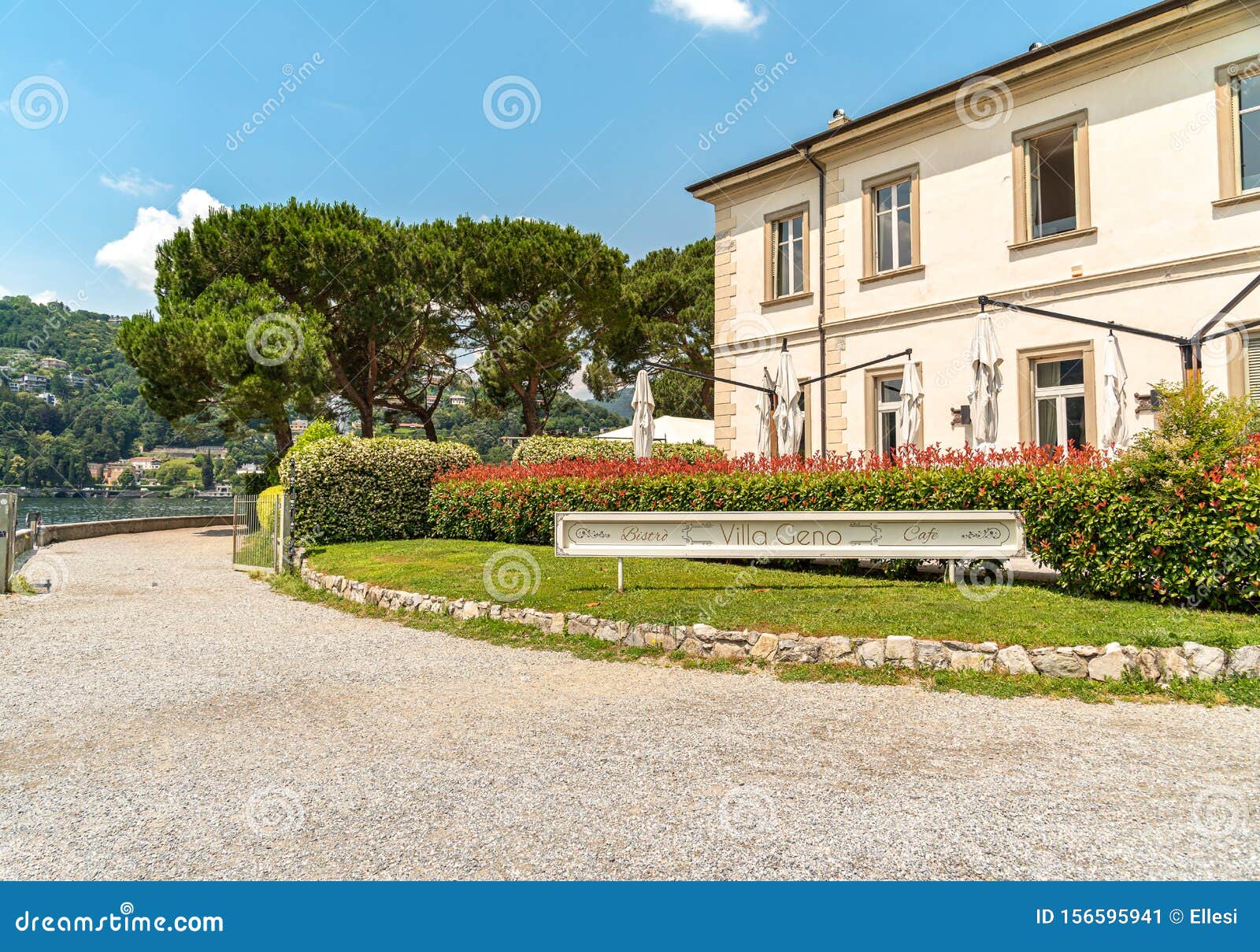 Villa Geno nel parco sulle rive del lago Como