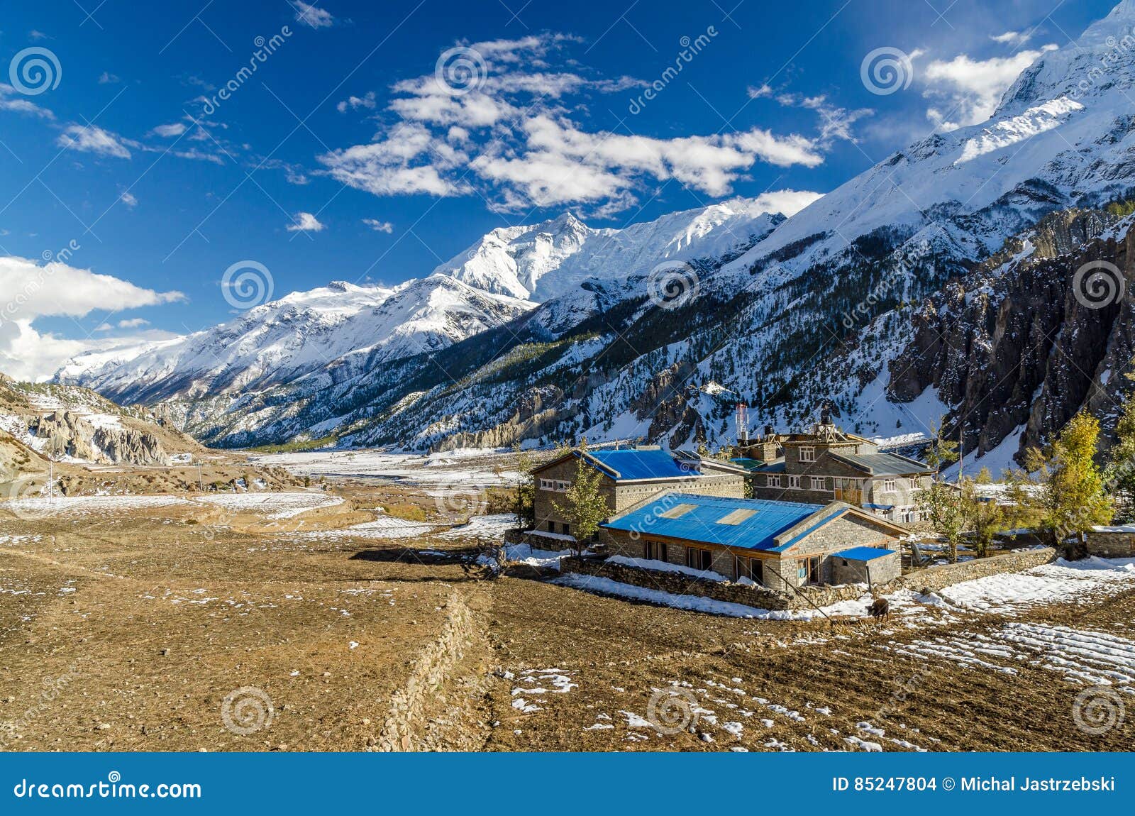 village on the annapurna trek