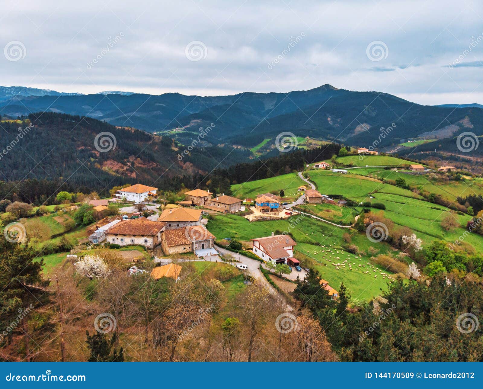 nuttet Thicken effektiv Village and Landscape of the Basque Country. Stock Image - Image of spain,  travel: 144170509