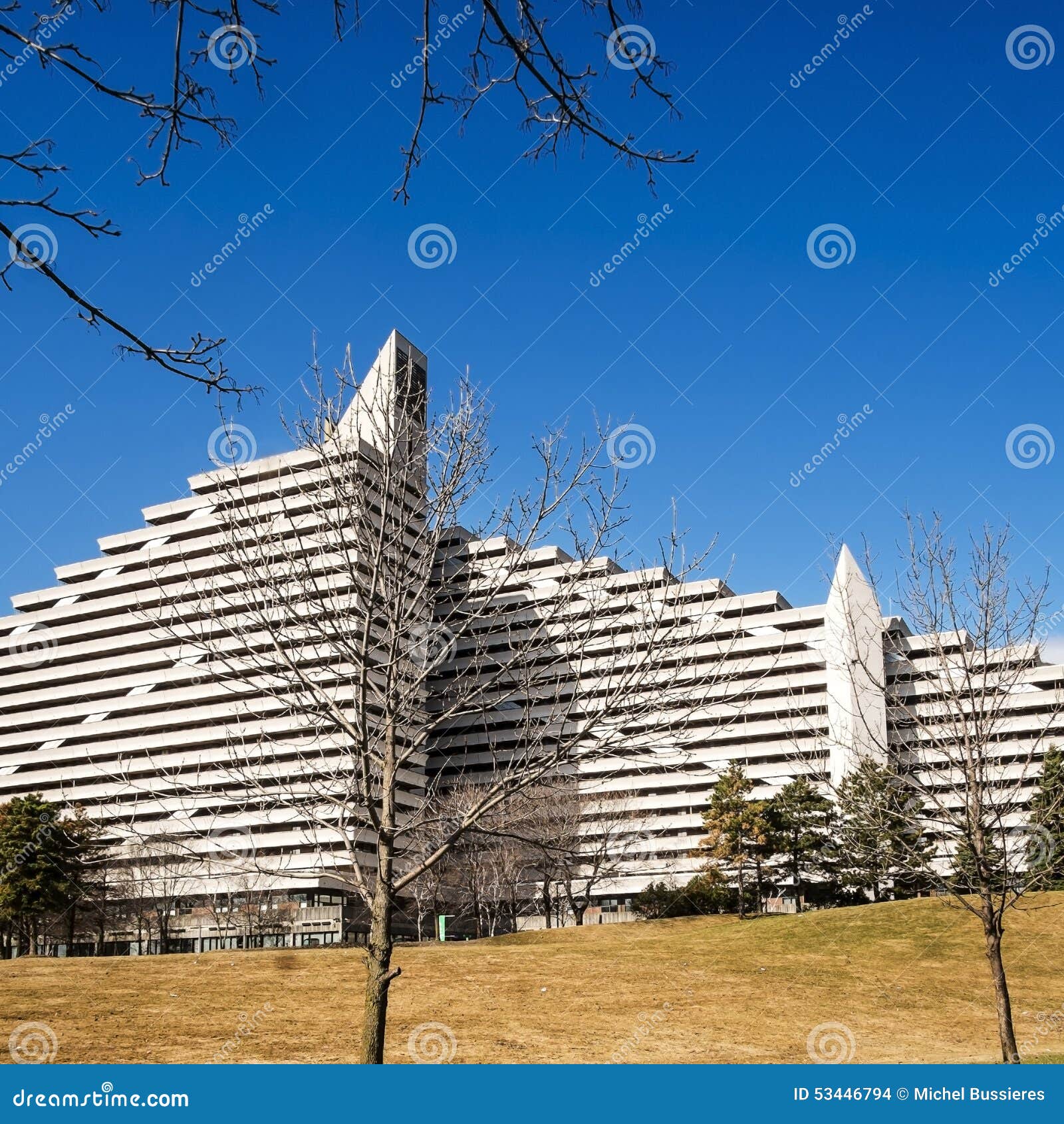 Village Olympique (Montréal) Image stock éditorial Image du construit