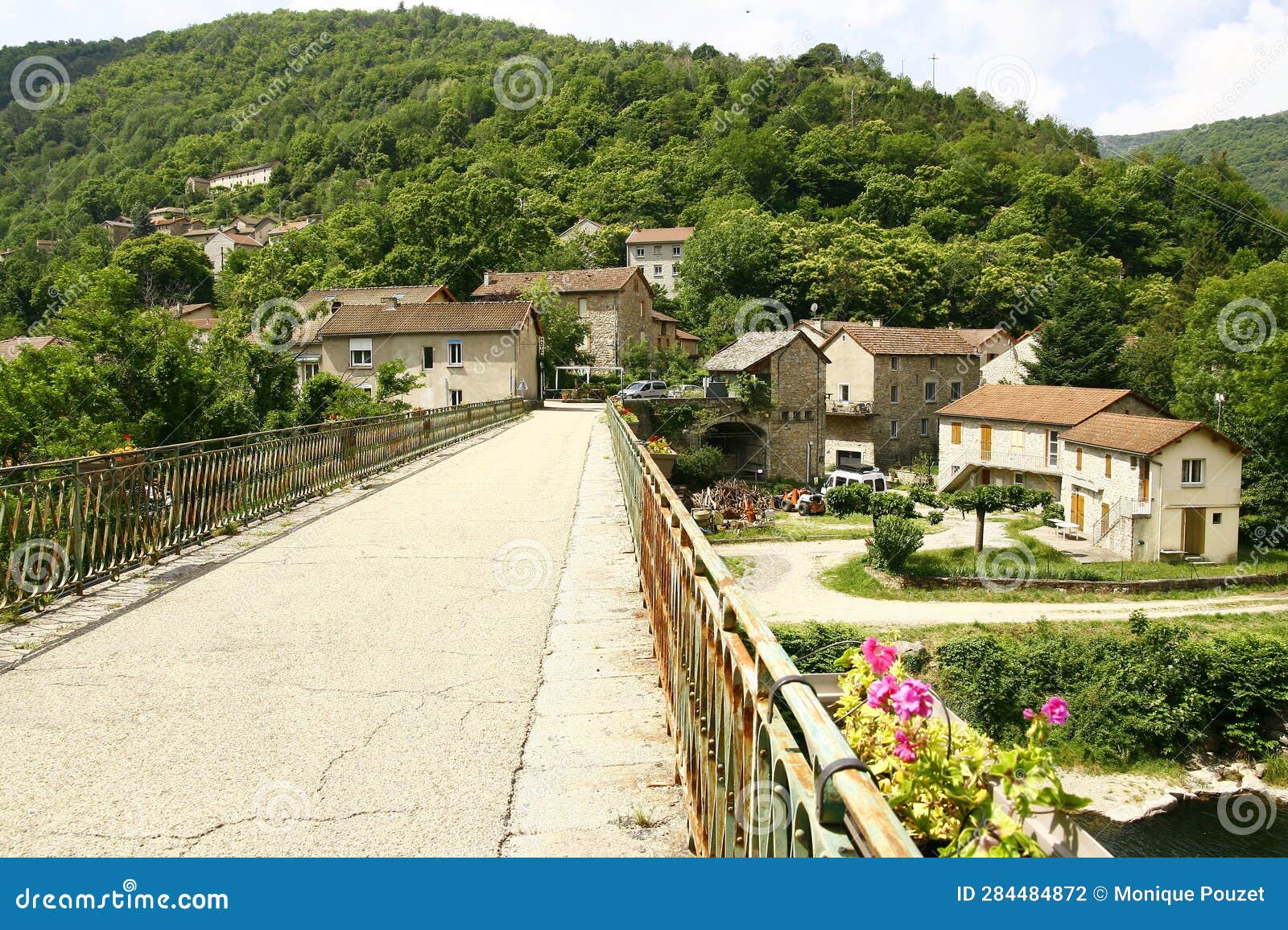 pied-de-borne a little village in france