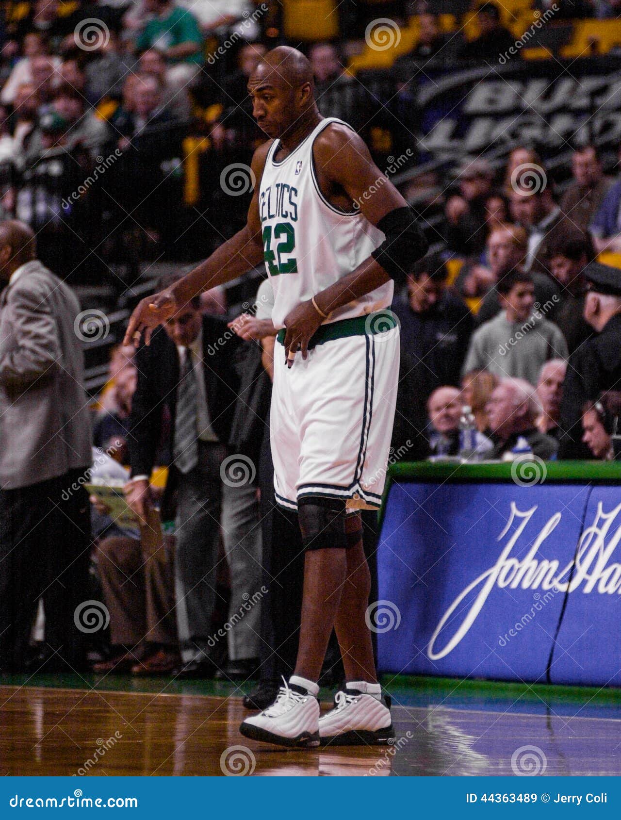 Vin Baker, Boston Celtics editorial stock image. Image of center 44363489
