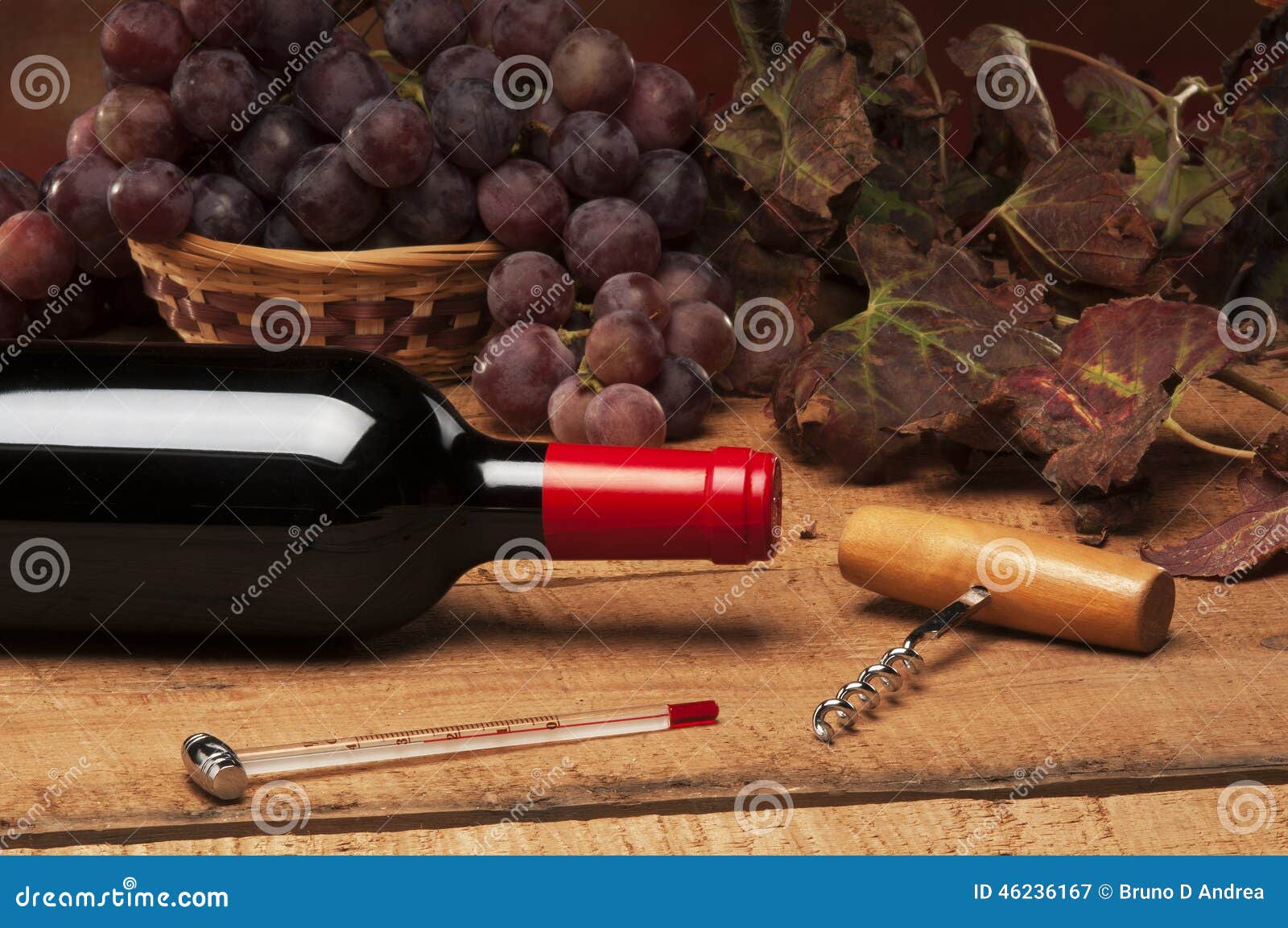 Vino En Un Estilo Del Vintage Imagen de archivo Imagen de vendimia