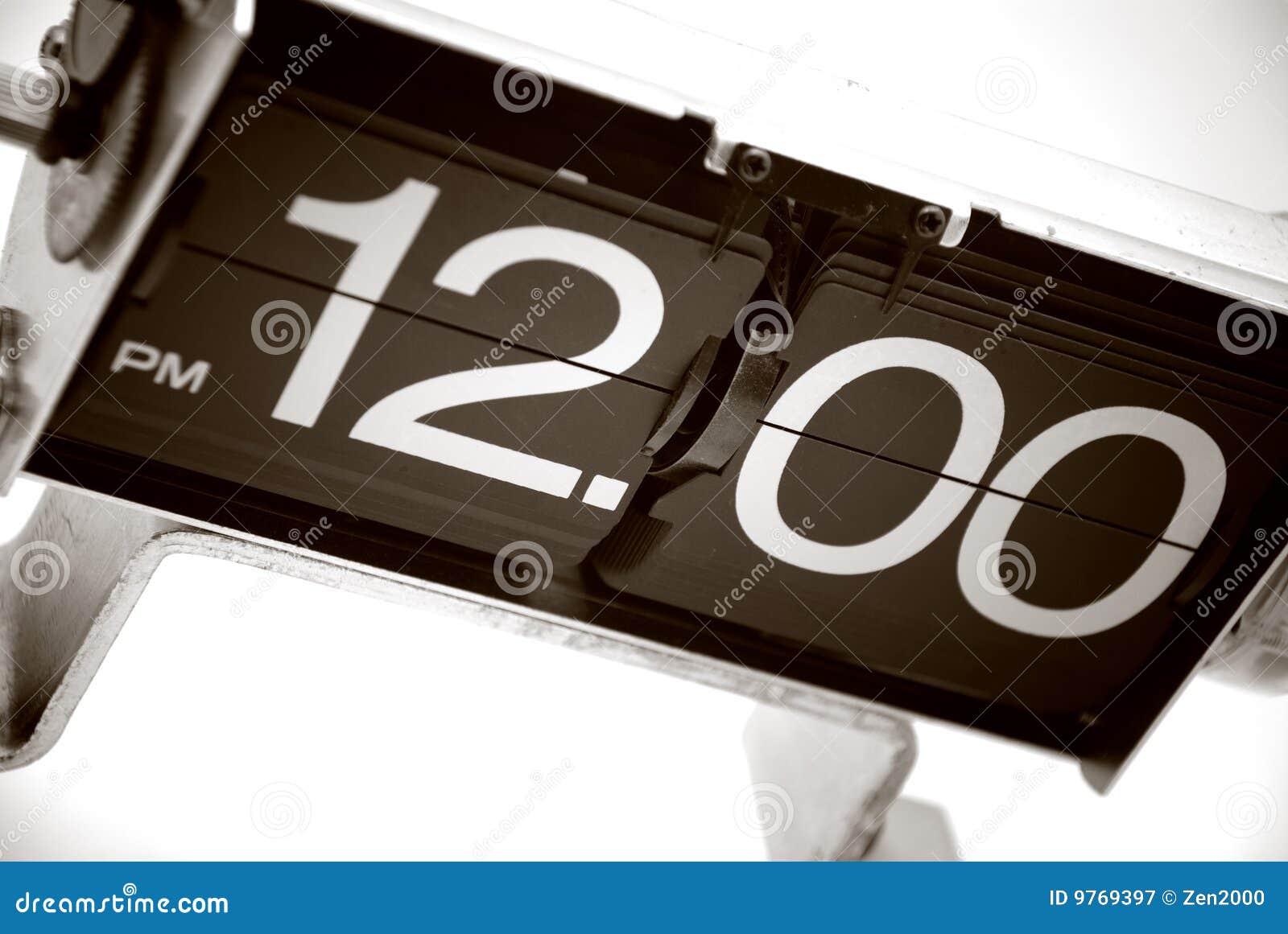 12 pm hi-res stock photography and images - Alamy