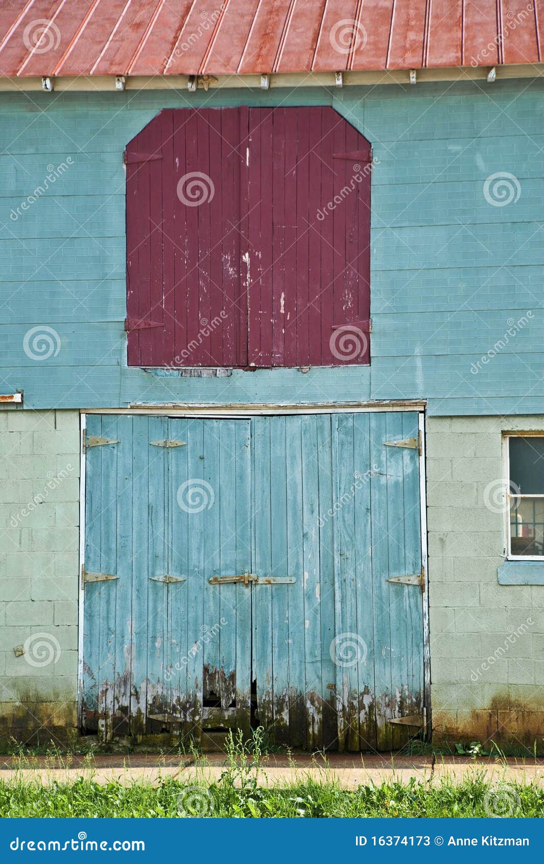 Vintage Barn Doors Stock Image Image Of Concrete Boards 16374173 vintage-barn-doors-stock-image-image-of-concrete-boards-16374173