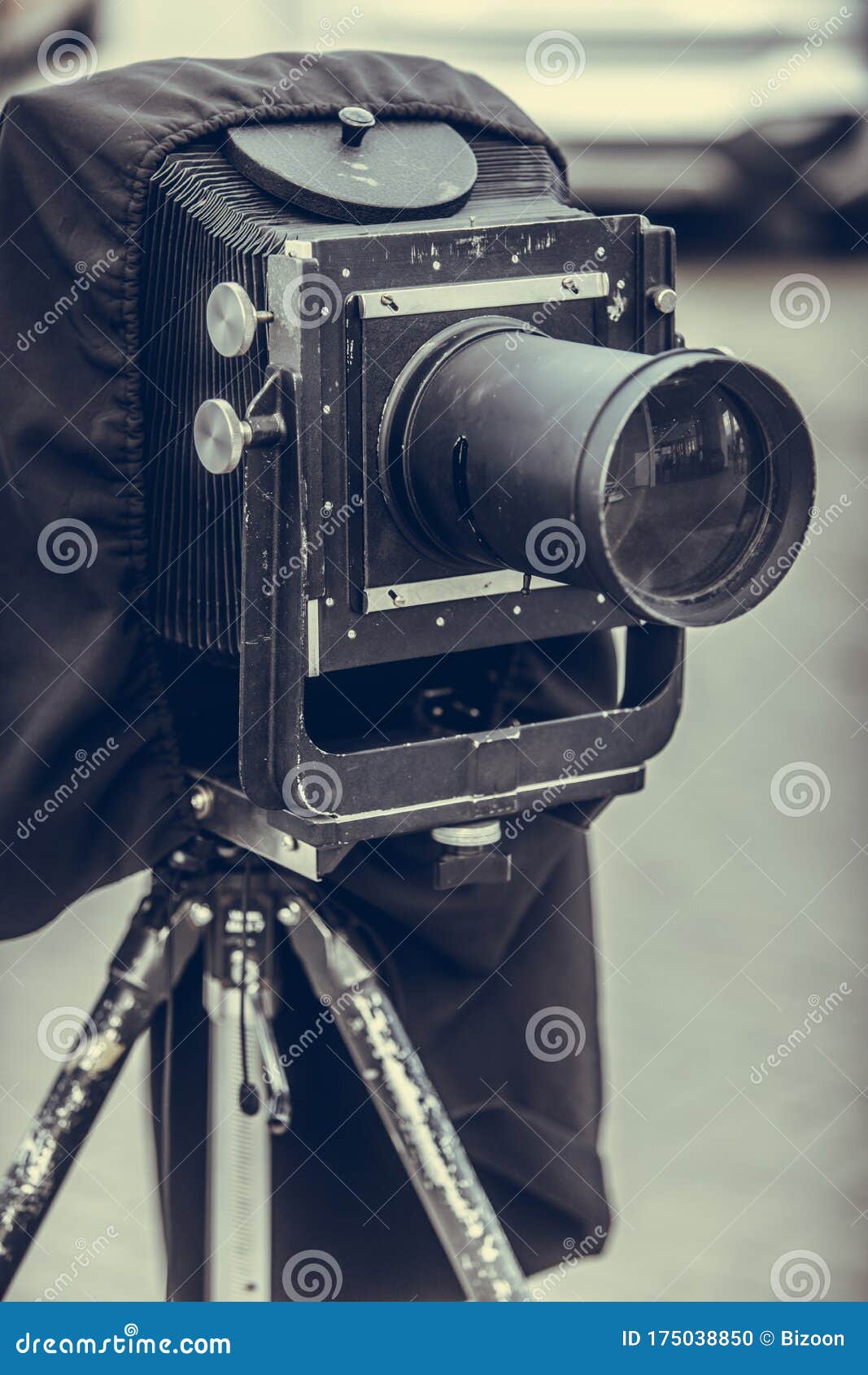 Vintage camera on a tripod stock photo. Image of oldie 175038850