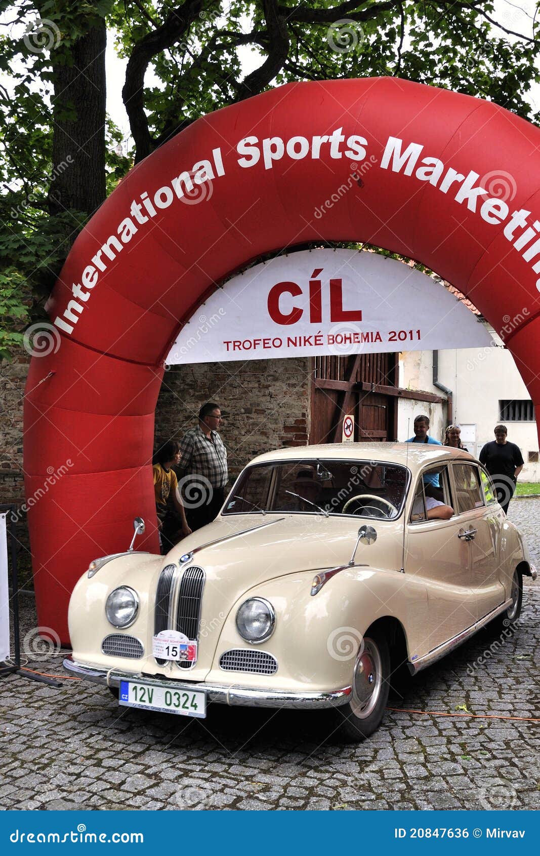 Vintage car editorial photo. Image of motorsport, chain - 20847636