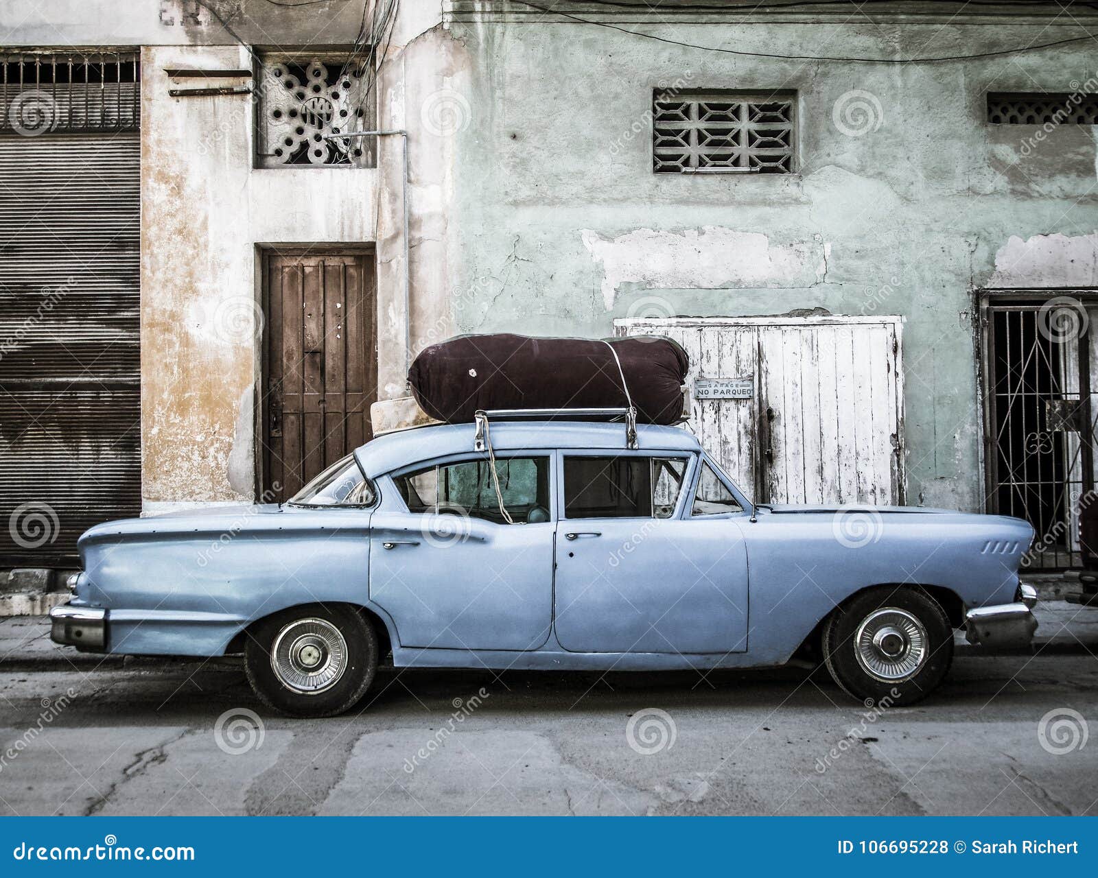 vintage car in havana vieja