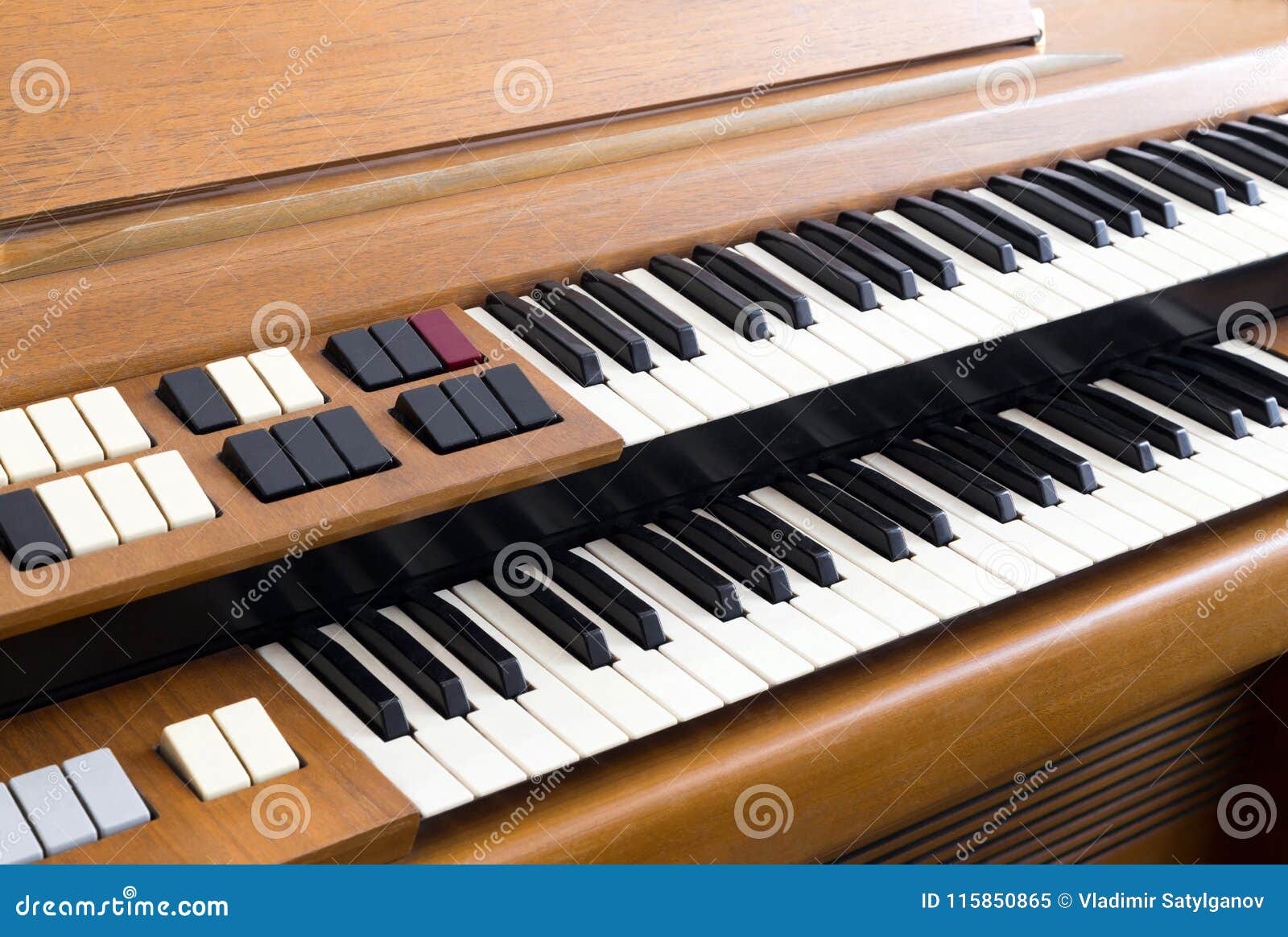 Vintage electric organ stock image. Image of antique 115850865